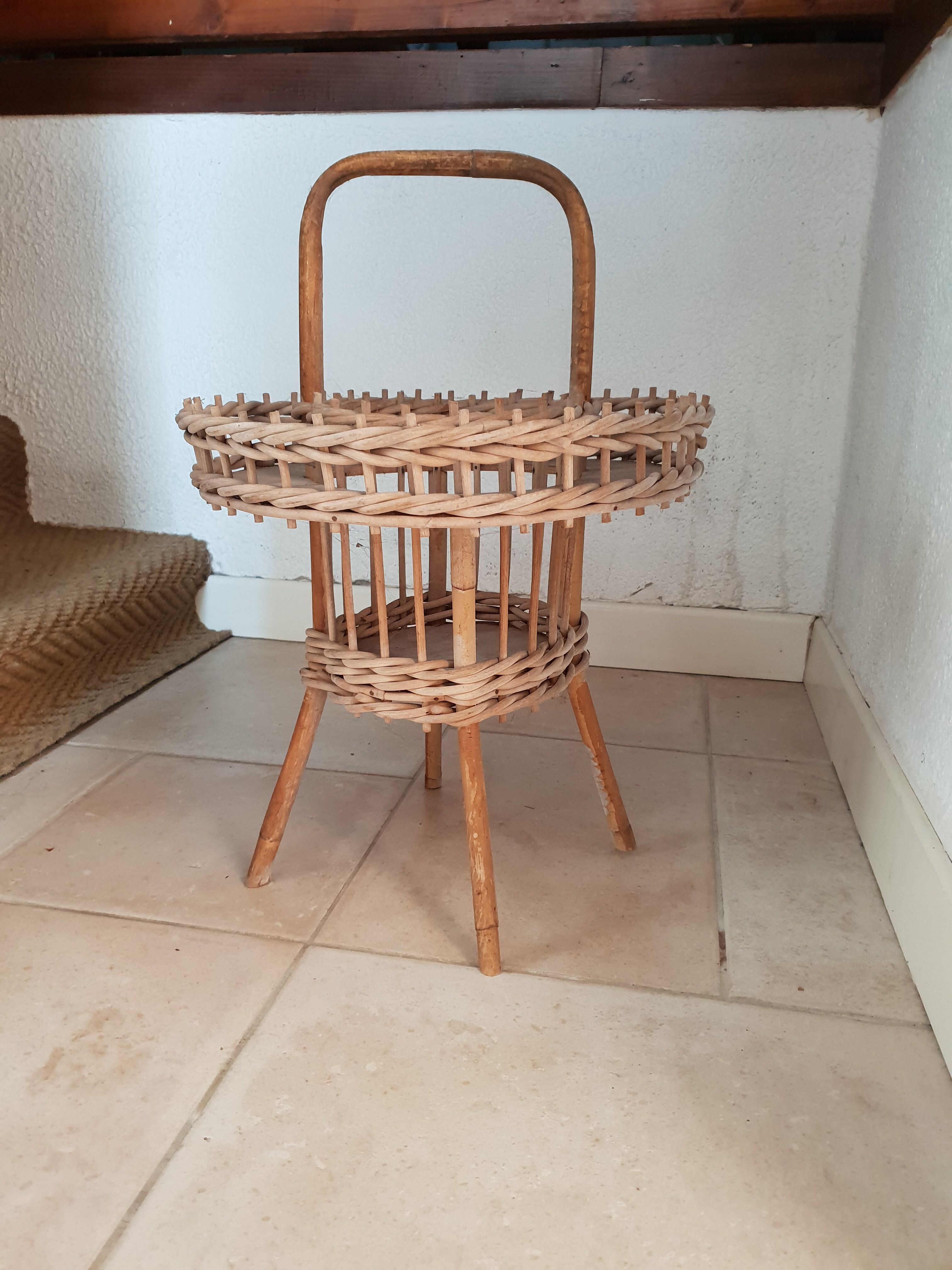 Portable rattan wicker bar from the 60's