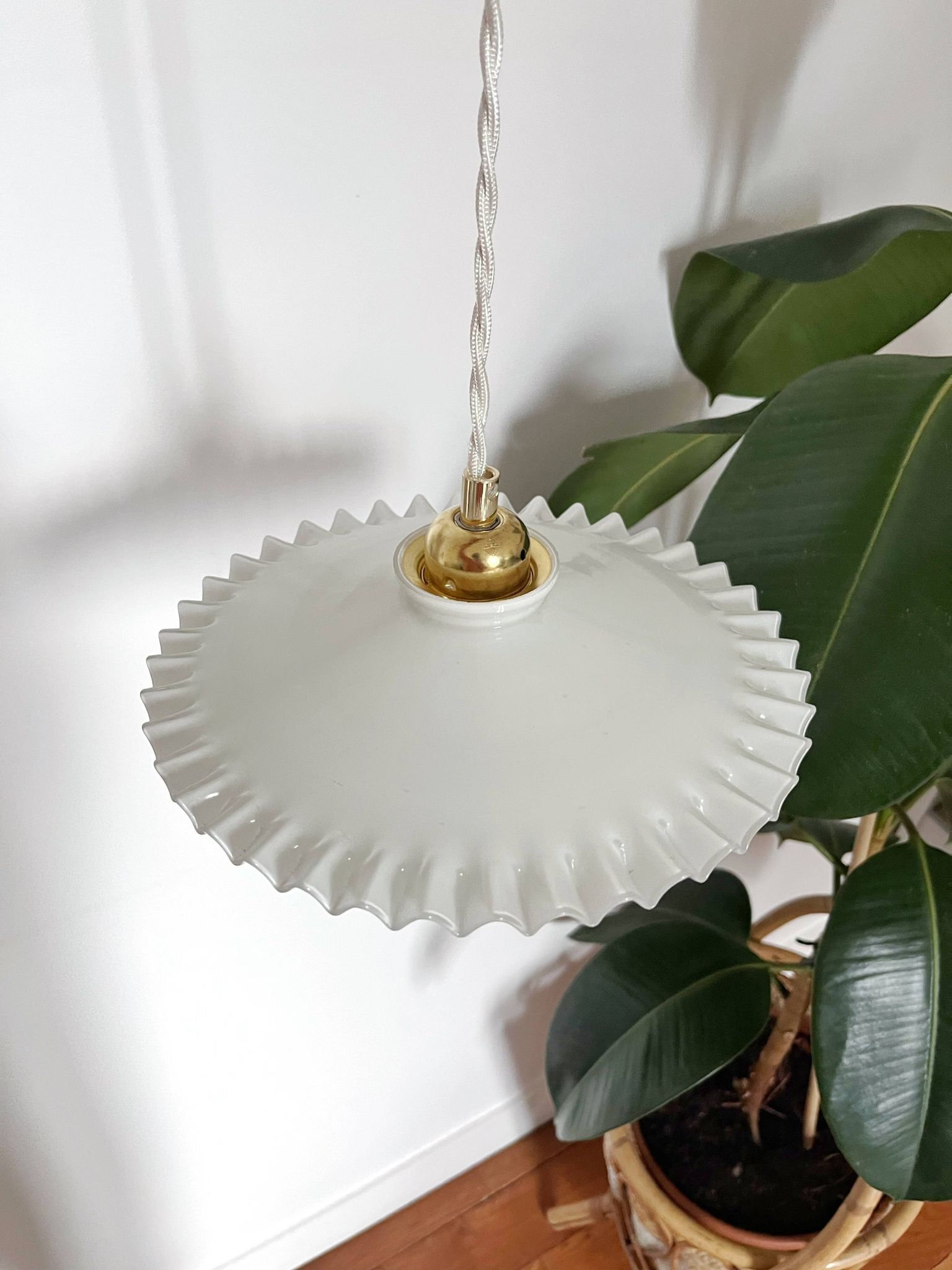Vintage 1950s entirely white serrated opaline pendant light