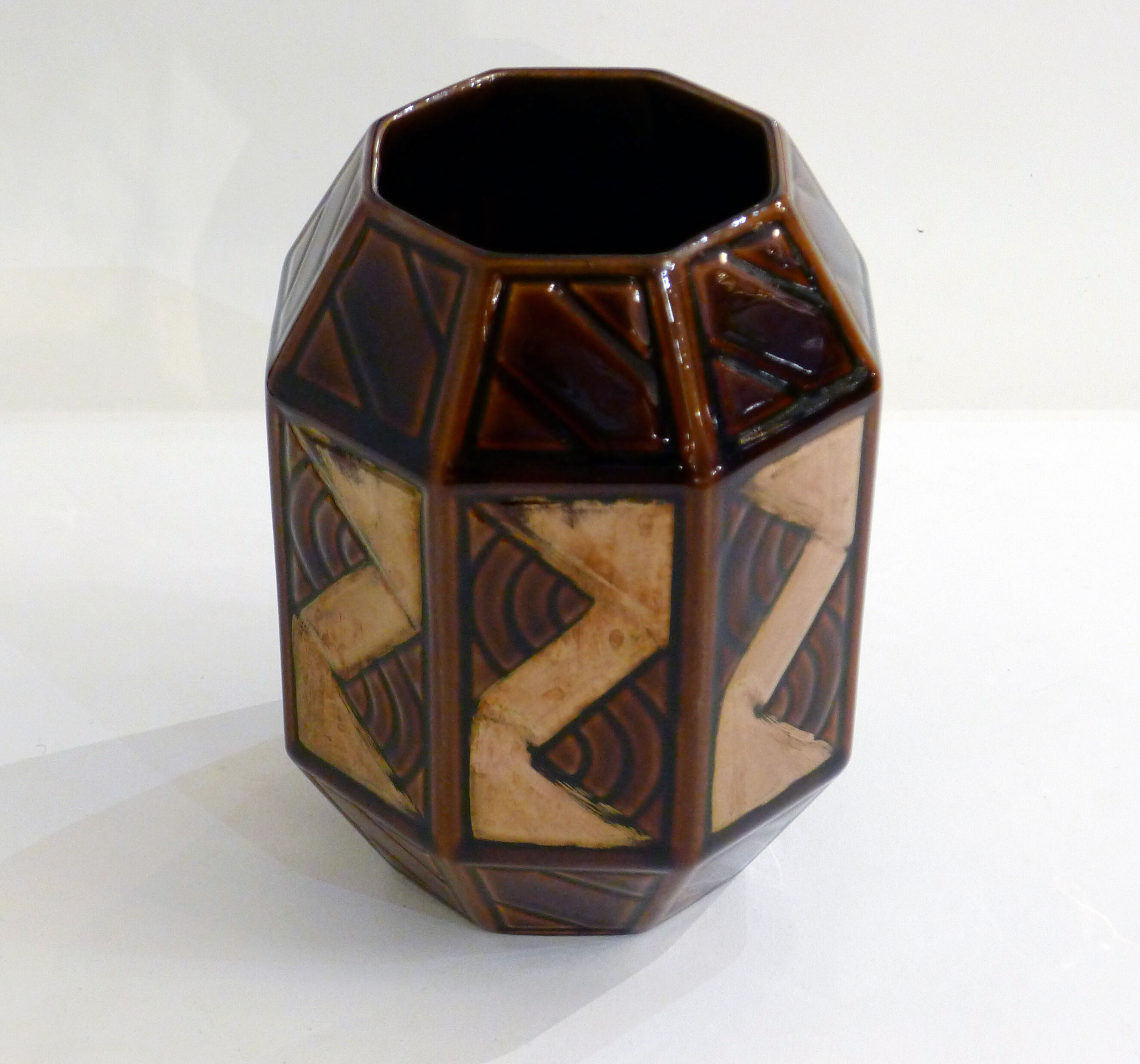 Vase St-Clement copper graphic decoration