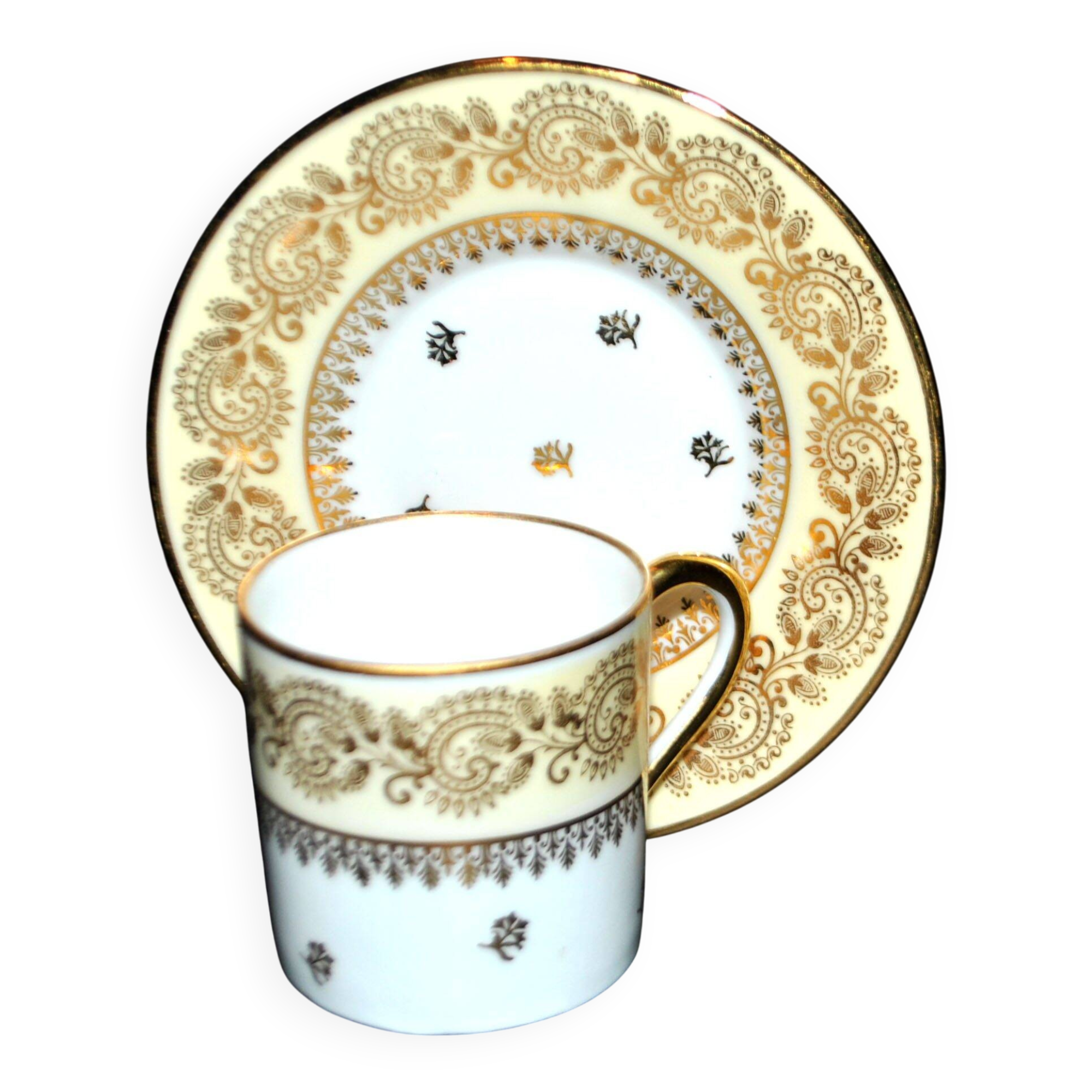 Limoges litre cup porcelain yellow and gold signed Porcelaine d’Art PP