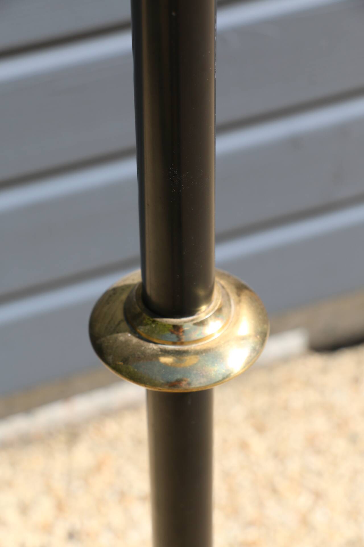 Lampadaire Stellor métal laqué laiton