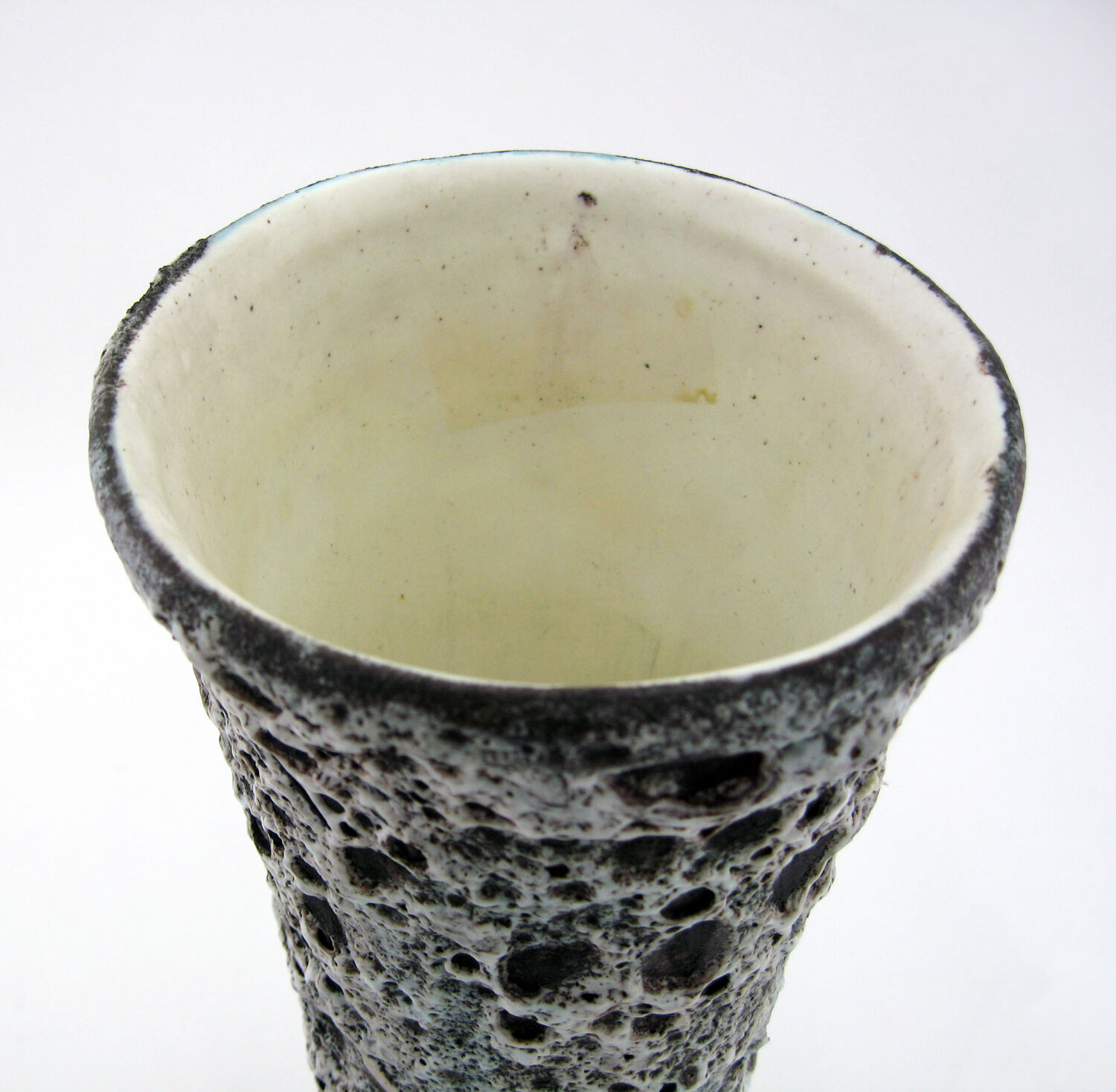 Matte ceramic vase - black and white Fat Lava décor - Annette Roux Vallauris - vintage 60s