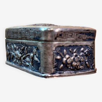 Old indochina silver box, elephant decoration, carved floral, 25gr hallmarks