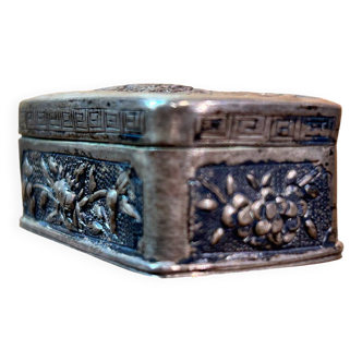 Old indochina silver box, elephant decoration, carved floral, 25gr hallmarks