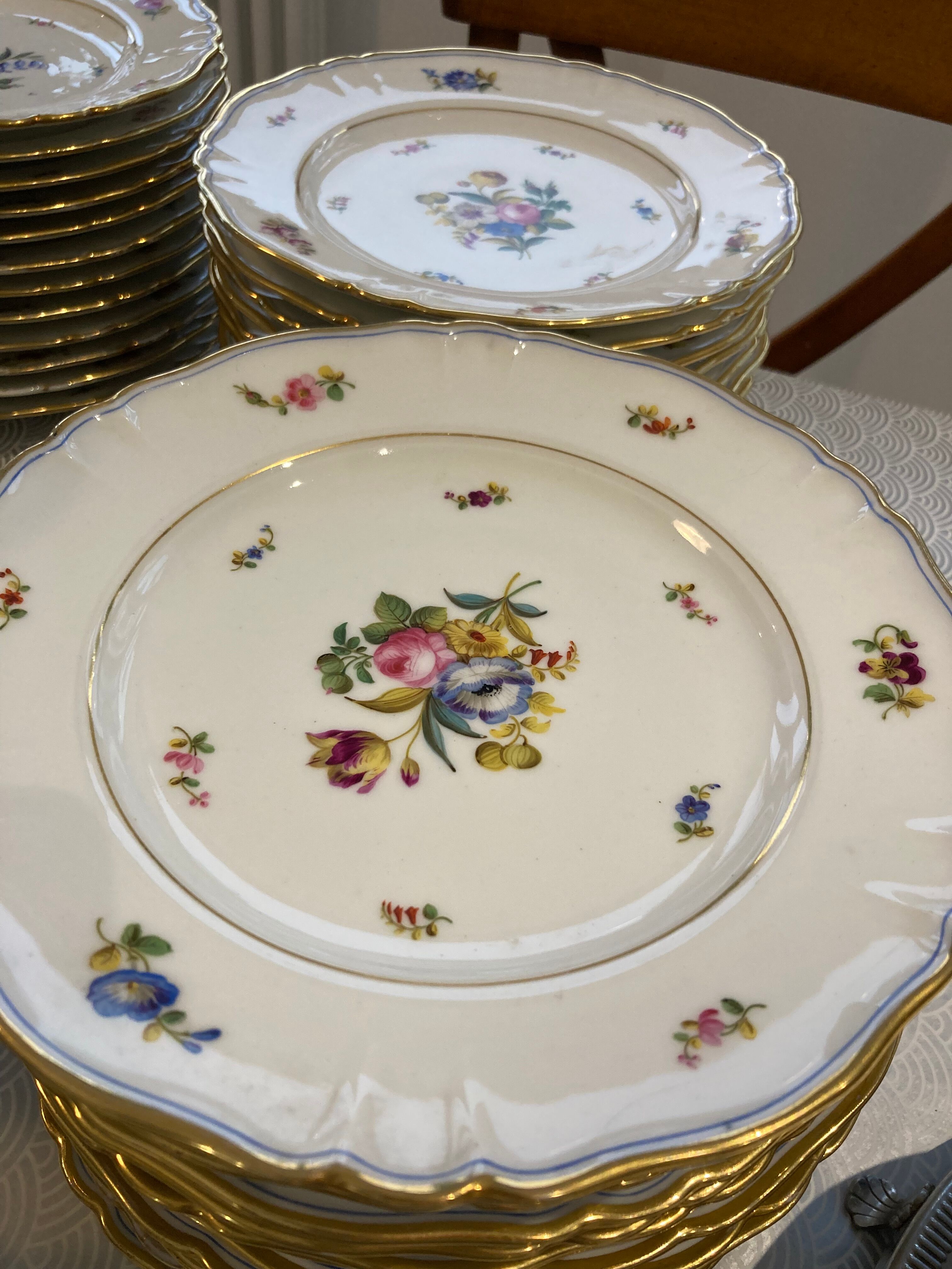 Service 28 pieces porcelain from paris 1840