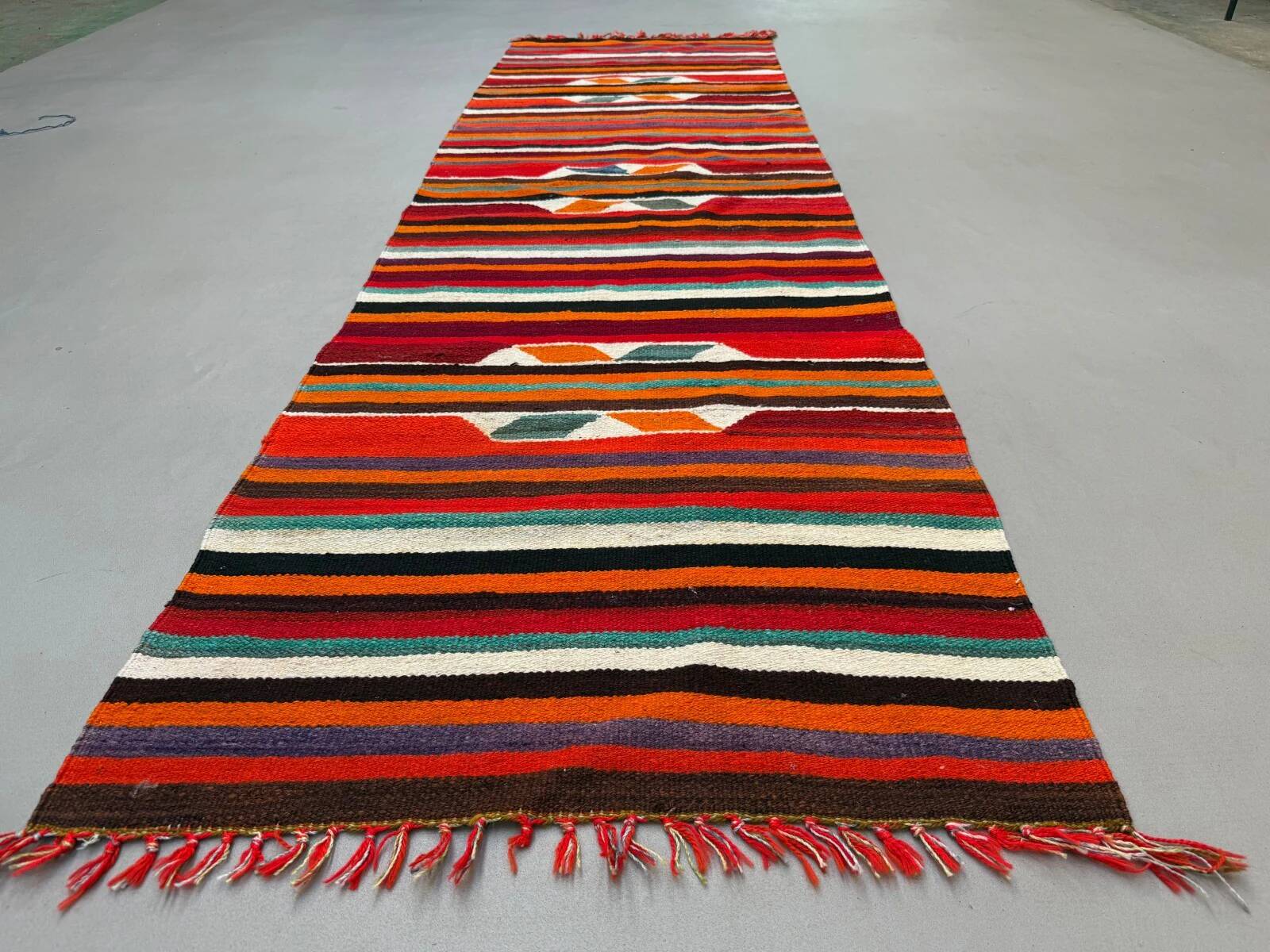 Turkish kilim runner 310x91 cm, vintage kelim rug, long and narrow 2513