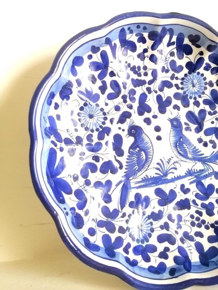 Earthenware bird dish from Deruta, Italy