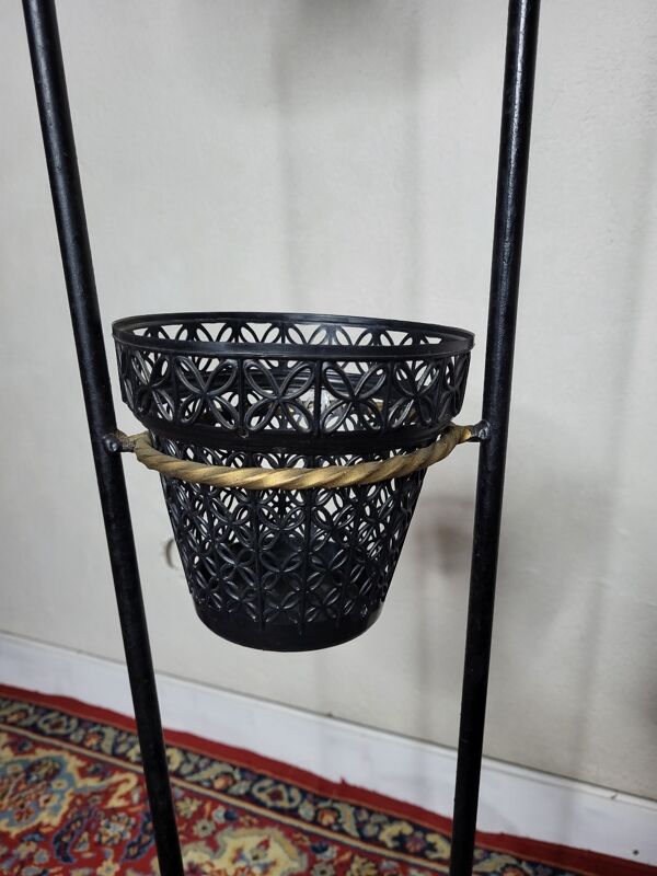 Lampadaire porte revue en fer forgé vintage