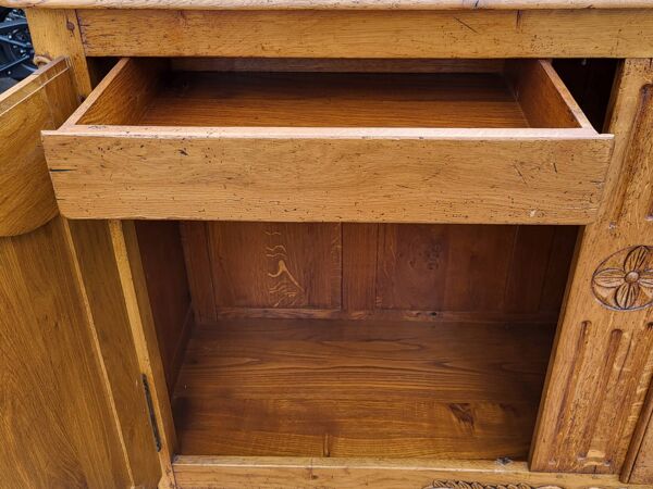 Buffet de campagne Normande style Louis XVI, en chêne massif France