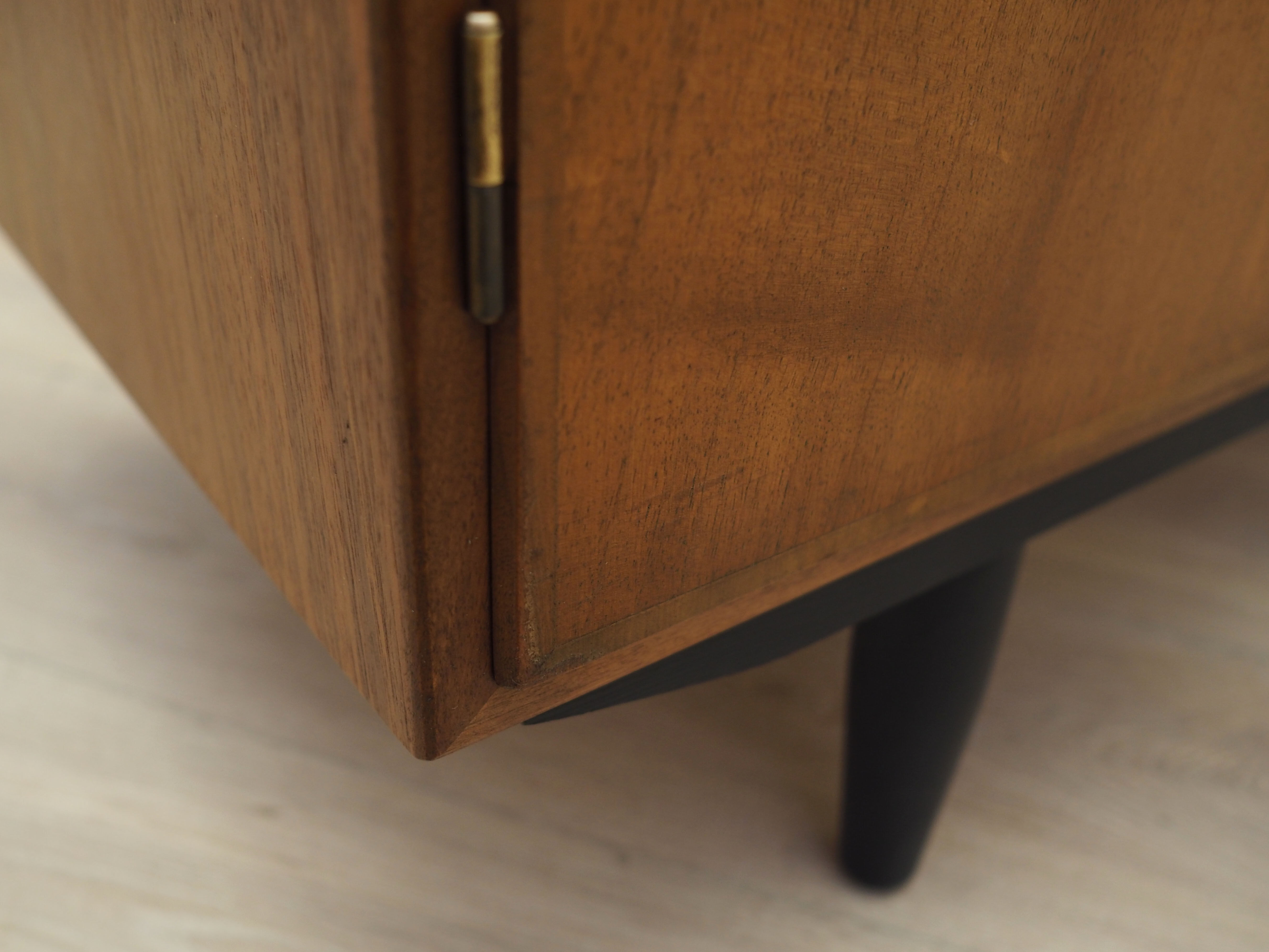 Walnut cabinet, Danish design, 1960s, designer: Børge Mogensen
