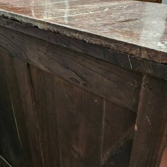 Carved wooden trouser cabinet – Twisted columns – Marble top