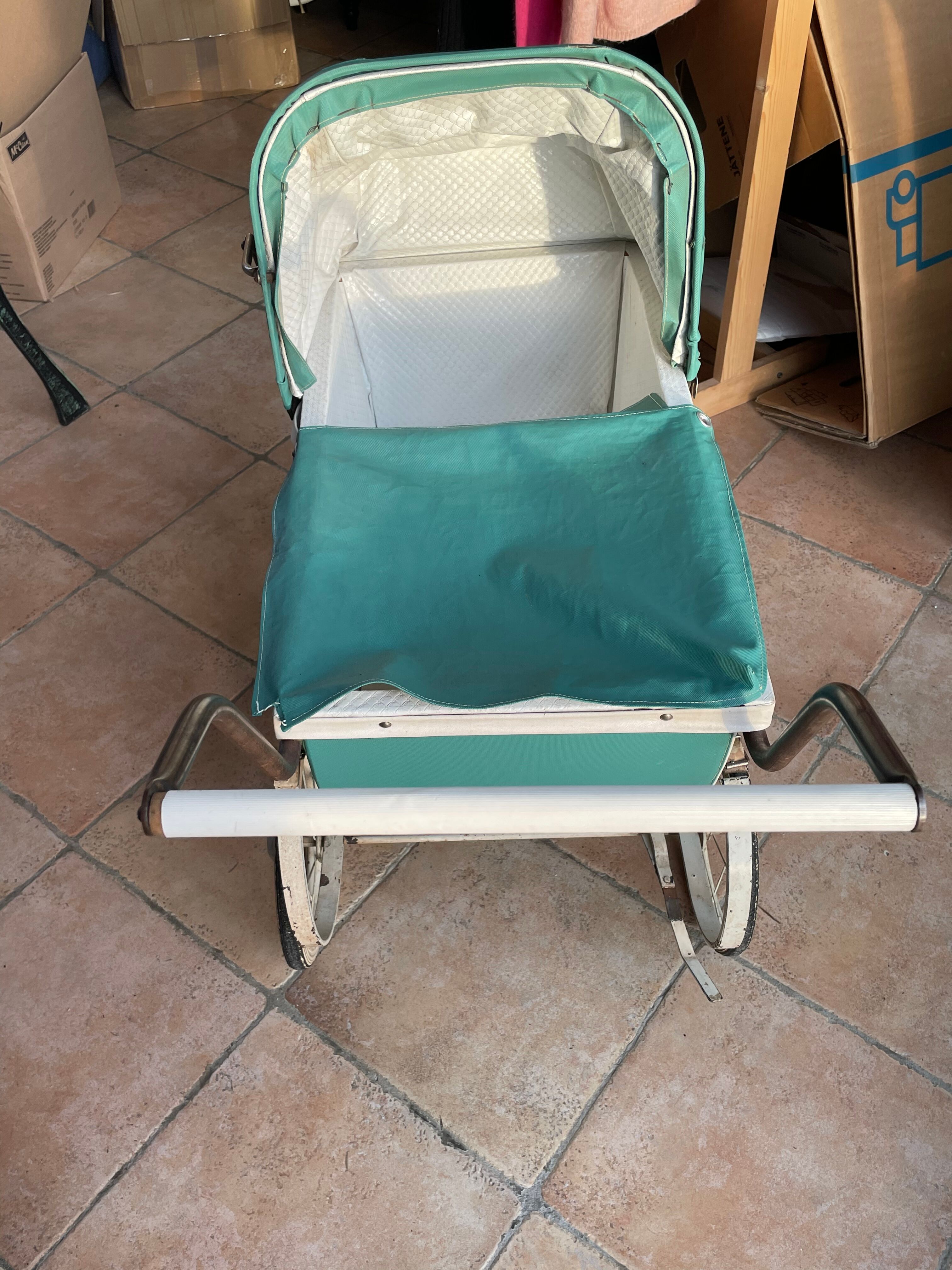 Landau doll year 40/50 green water