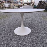 Tulip foot table from the 70s, 120cms in diameter