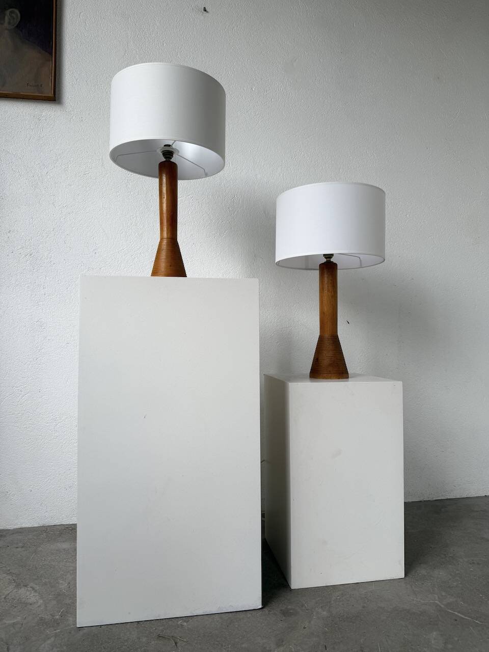 Paire de lampes de table bois chêne années 50