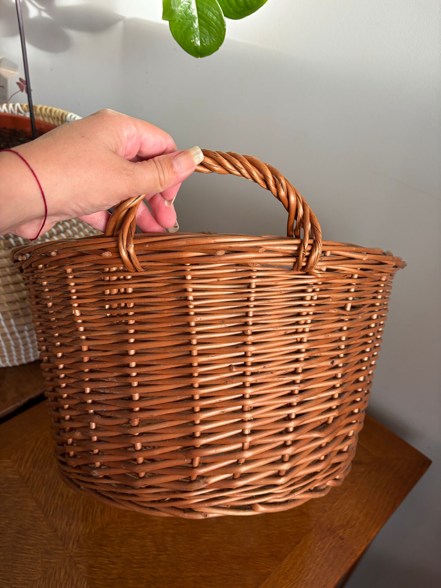 Grand panier en osier tressé 41 cm – panier rangement déco