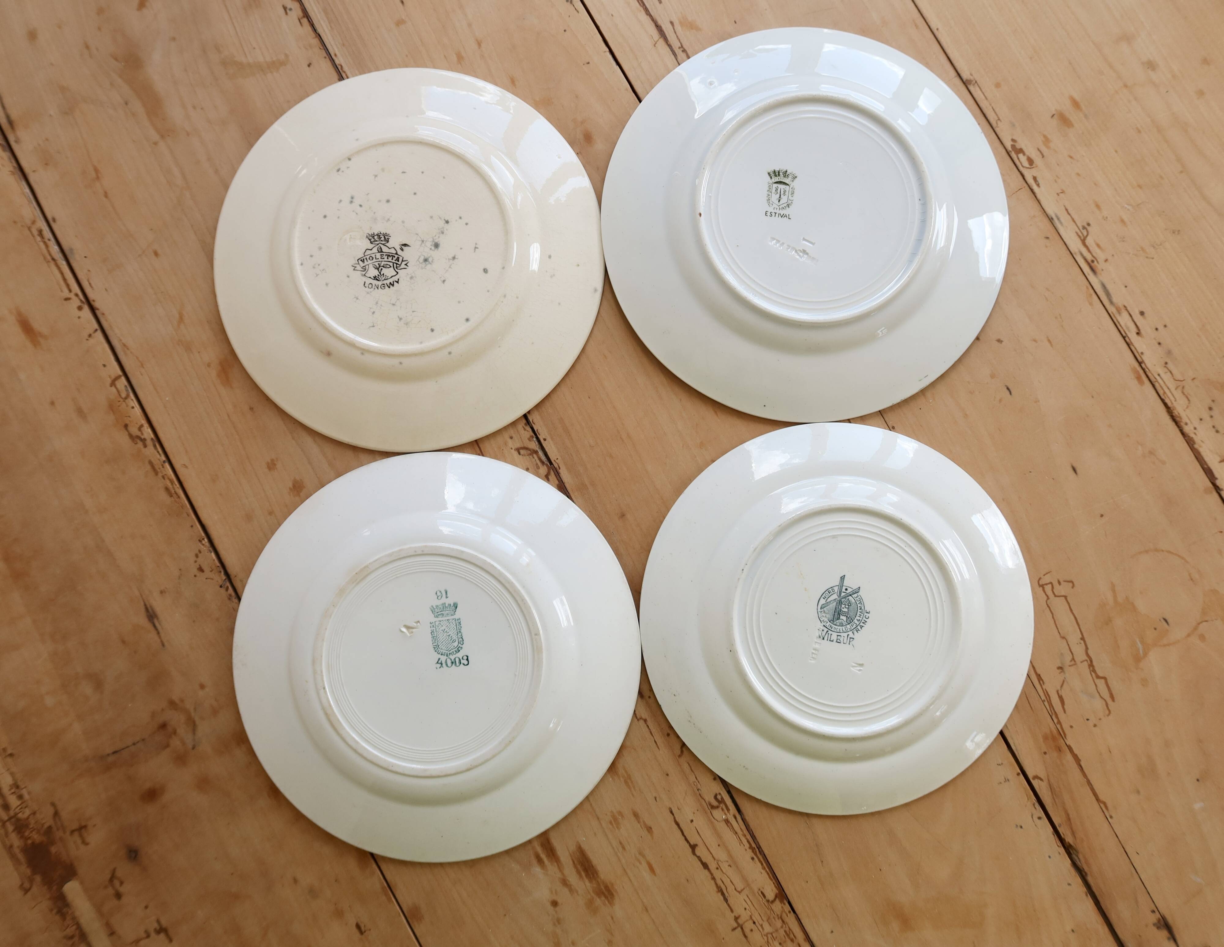 4 vintage ironstone dinner plates - Green tones