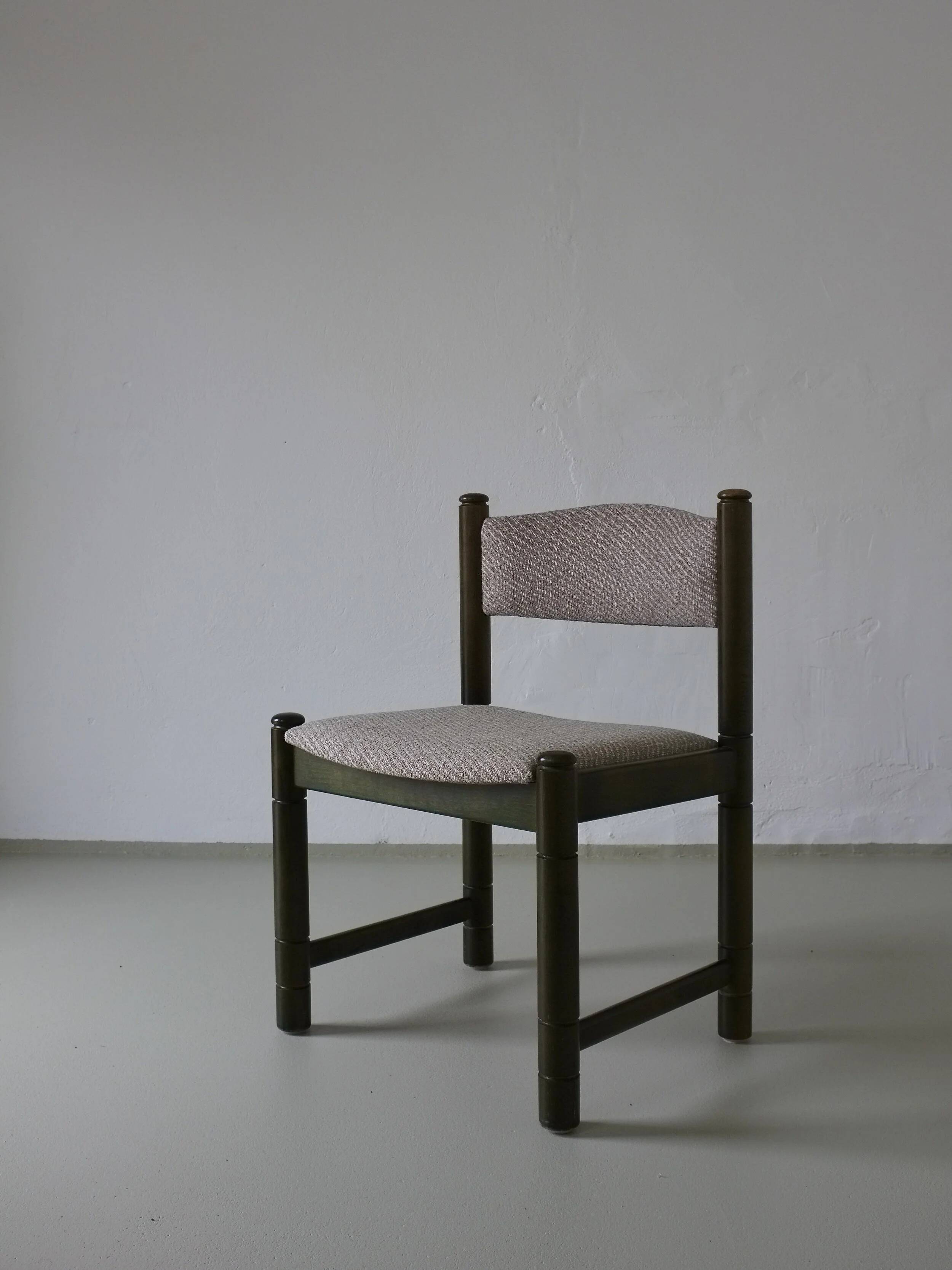 4 chaises vertes en bois sculpté | Scandinavie | Années 1960