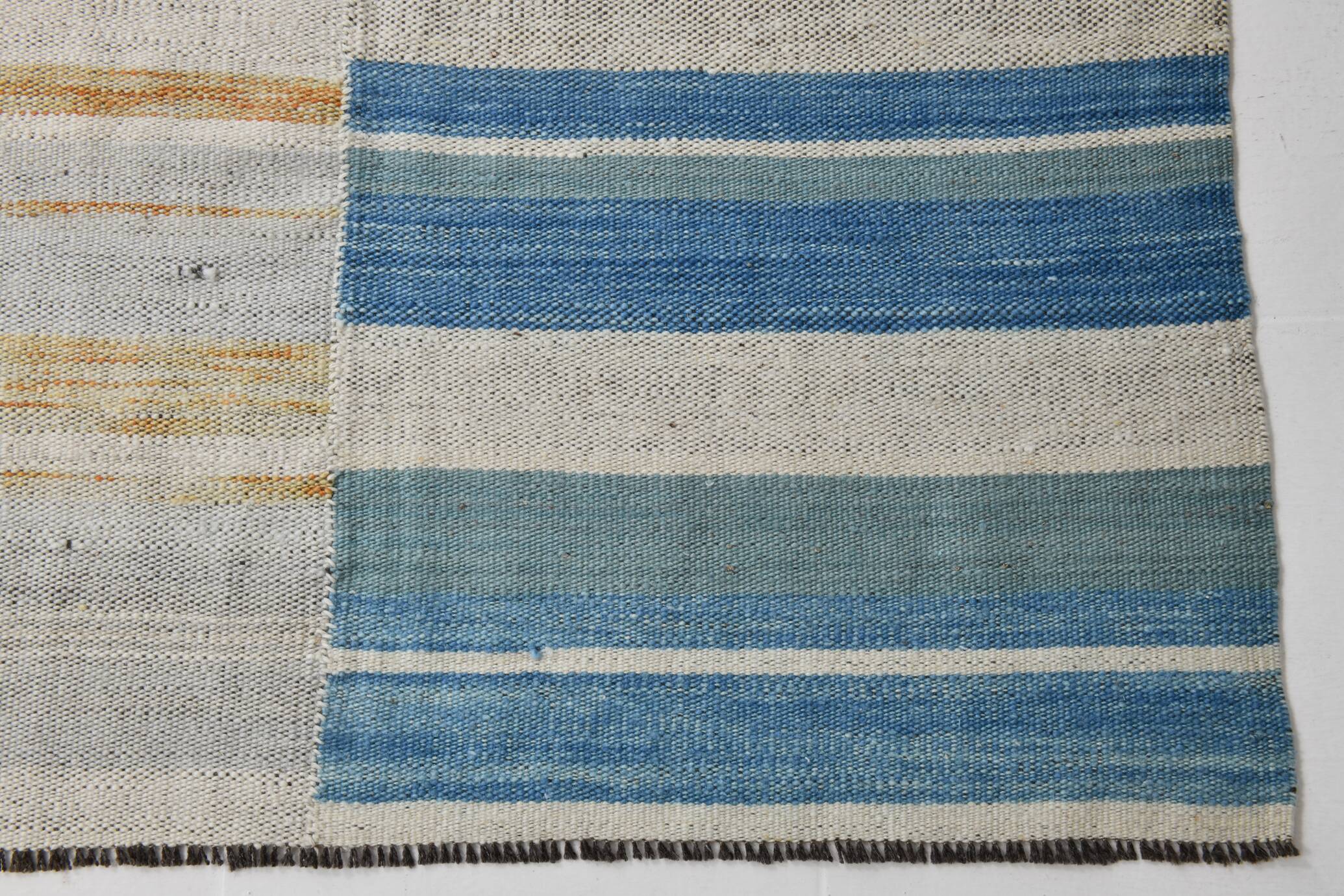 Grand kilim vintage scandinave à rayures pastel bleu et rose