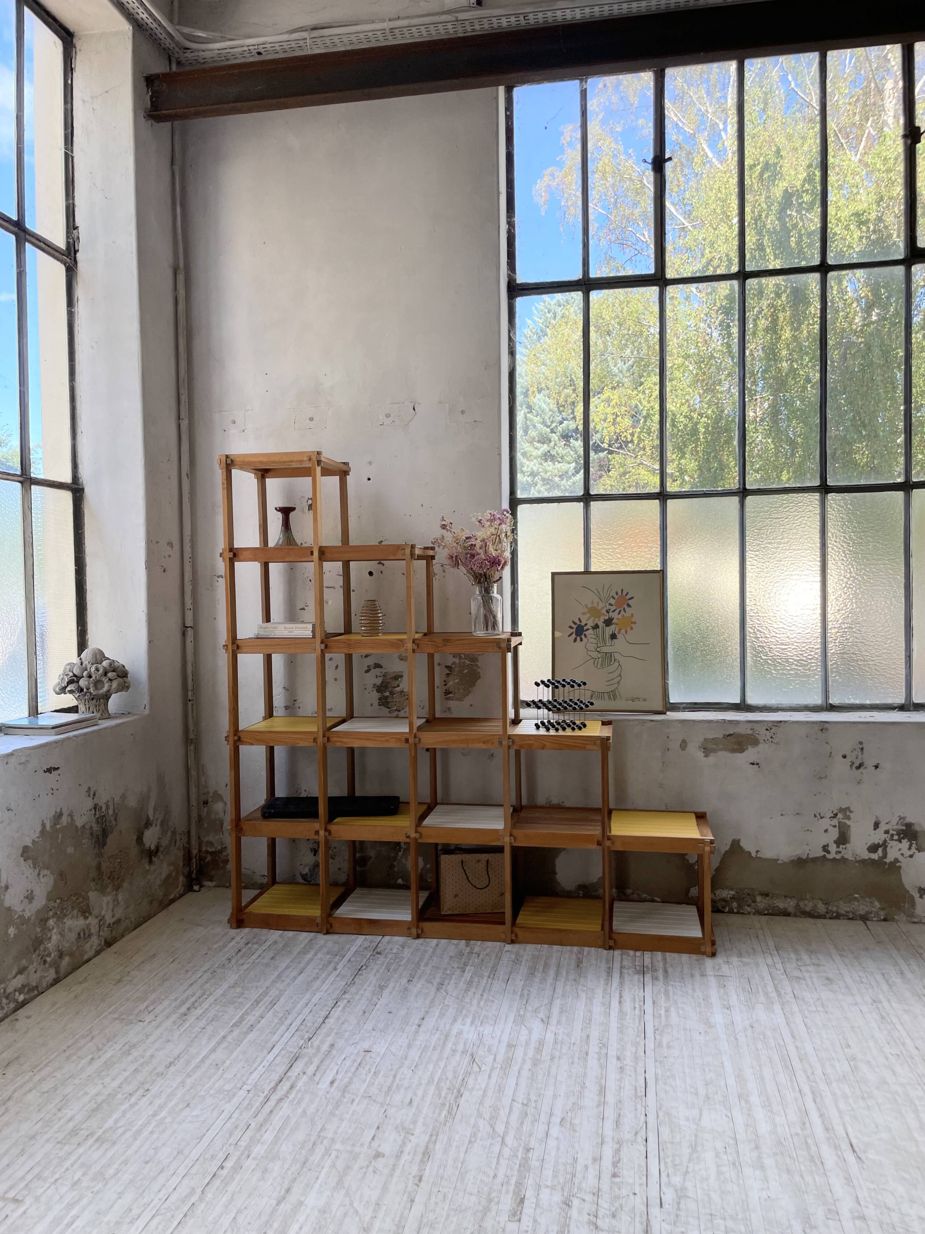 Bauhaus Maison Regain yellow white shelf