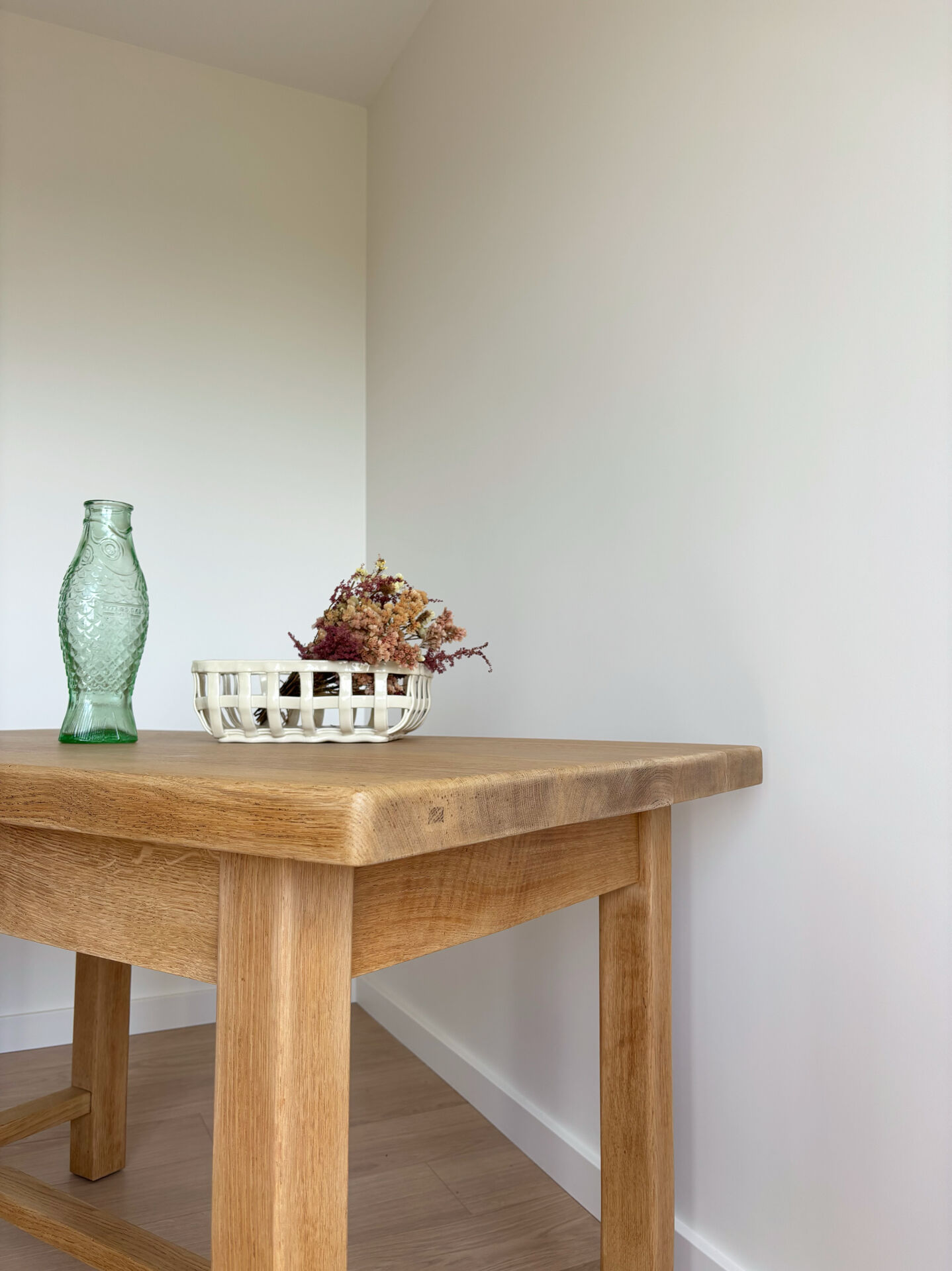 Old farmhouse table in solid oak with a drawer.