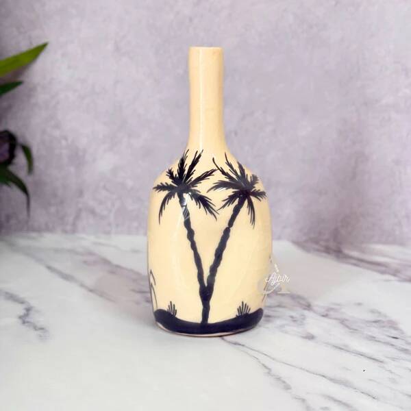 Artisanal vase bottle Tayniwt