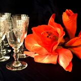SUITE OF 8 GLASSES OF COOKED WINE OR LIQUEUR IN GRAVE CRYSTAL FROM THE YEARS 1930 1940
