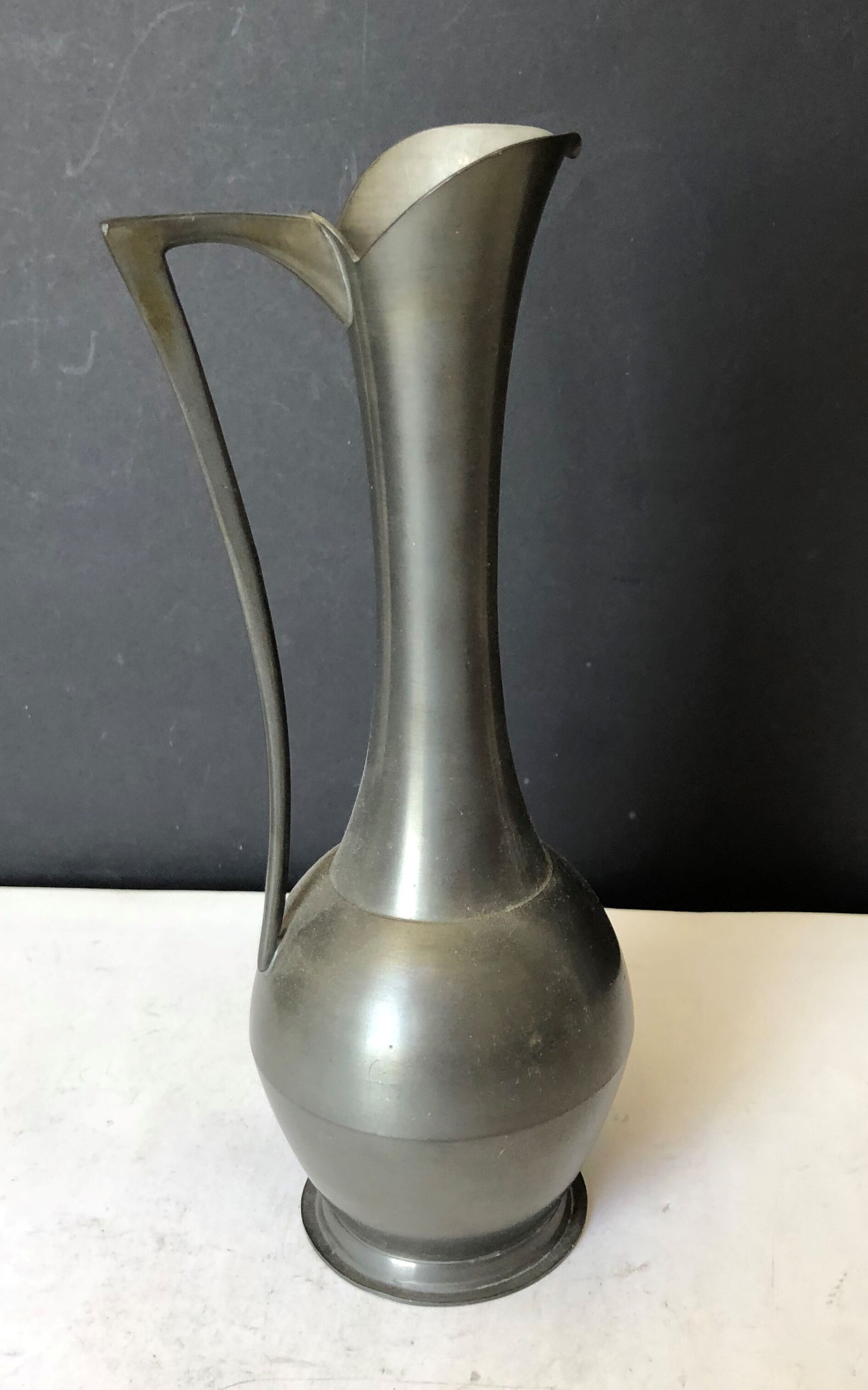 Soliflore vase made of tin