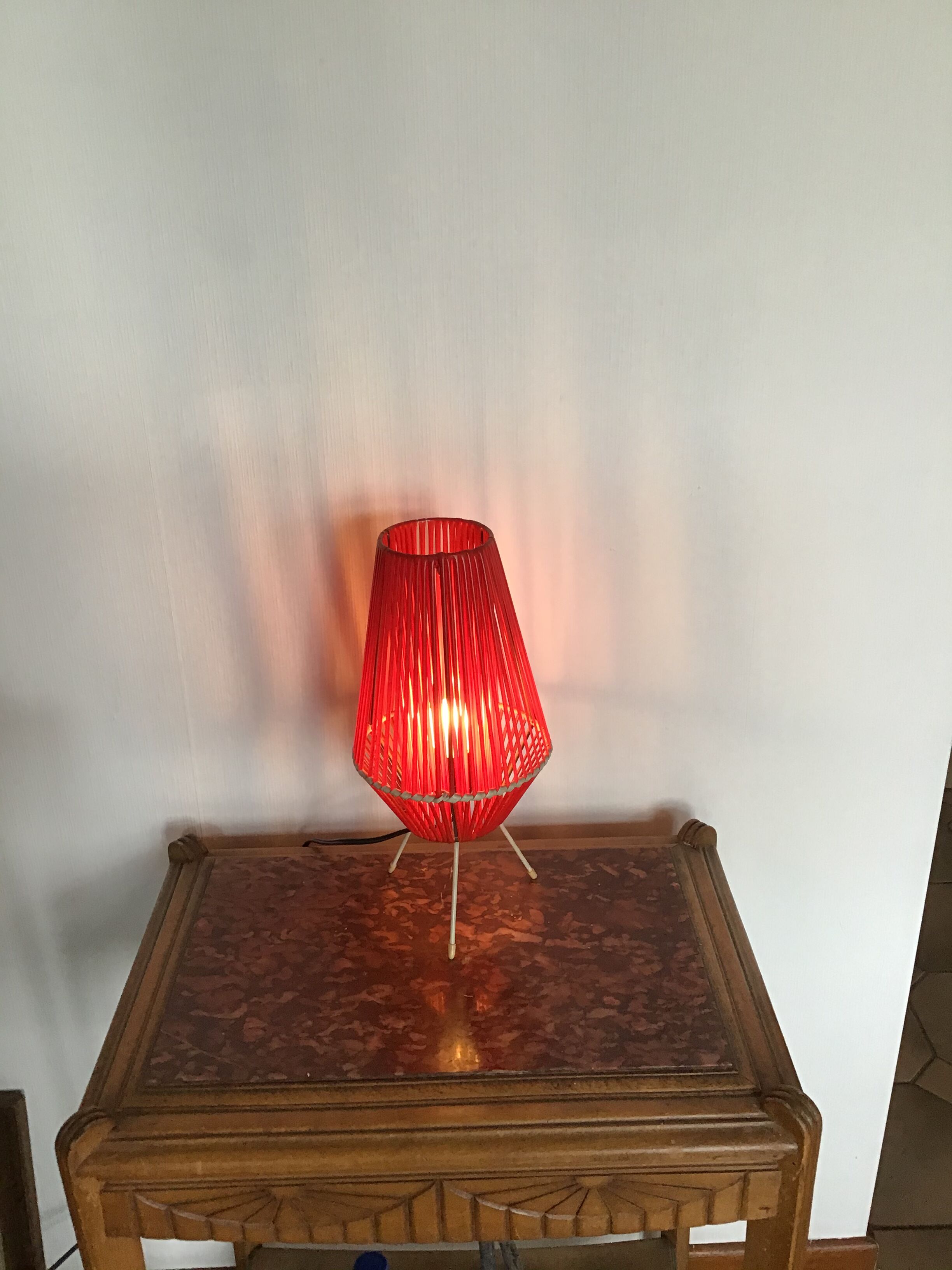 Vintage 60s scoubidou lamp