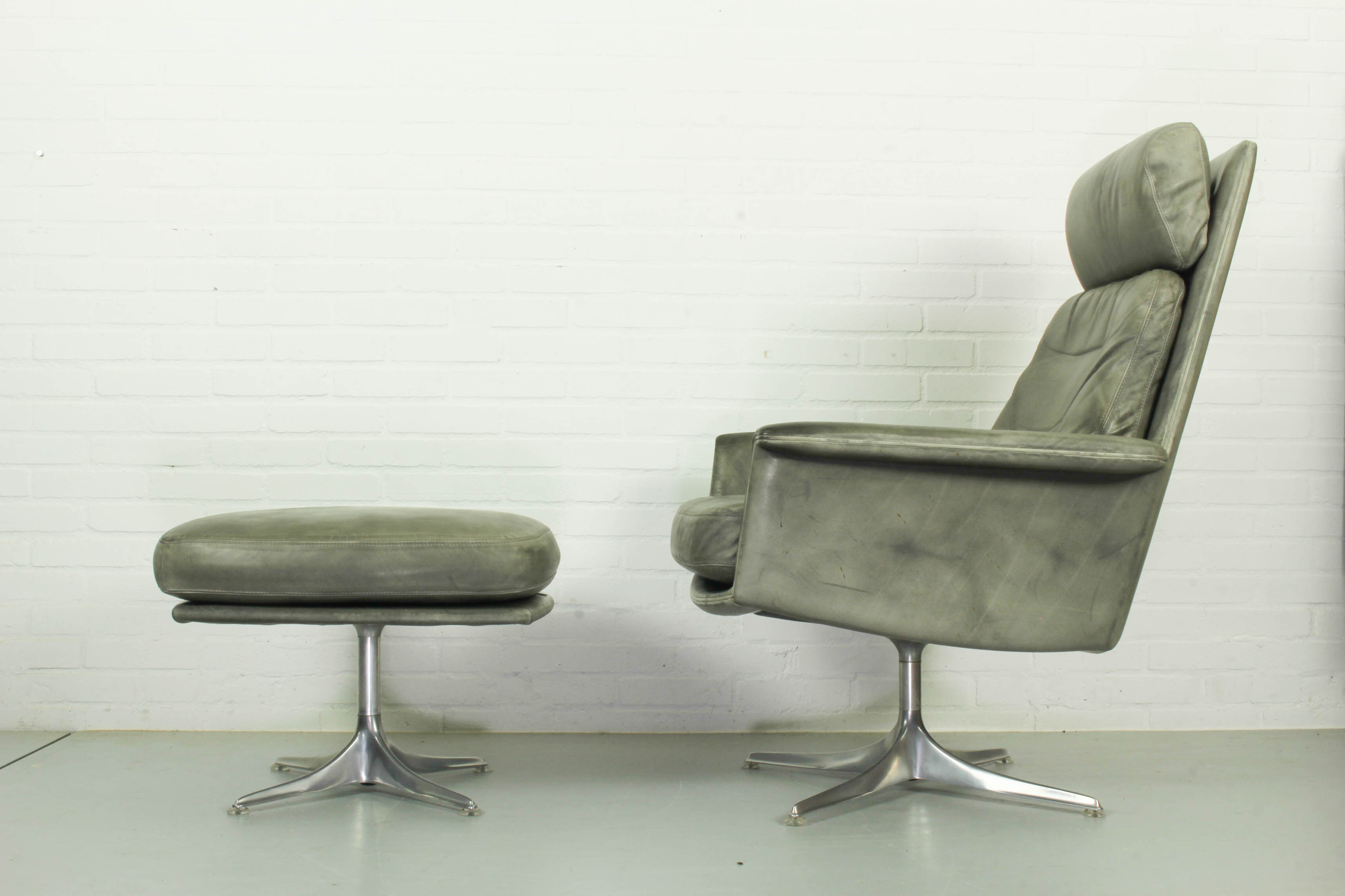 Sedia Swivel Highback Chair with matching ottoman by Horst Brüning for Cor, 1960s – Grey Leather