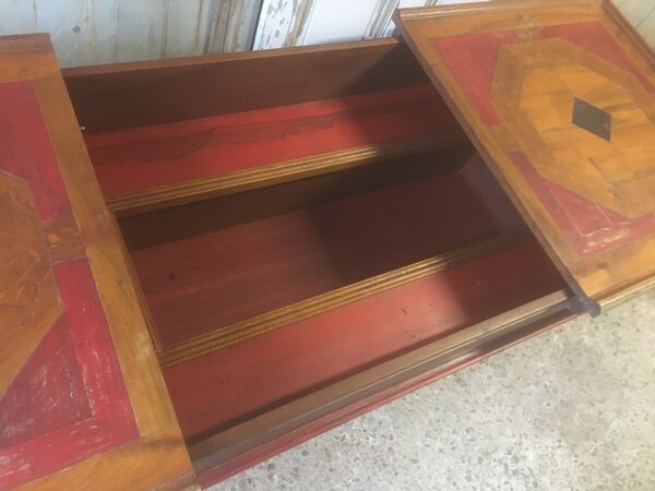 Table basse avec rangement bouteilles et verres en chêne