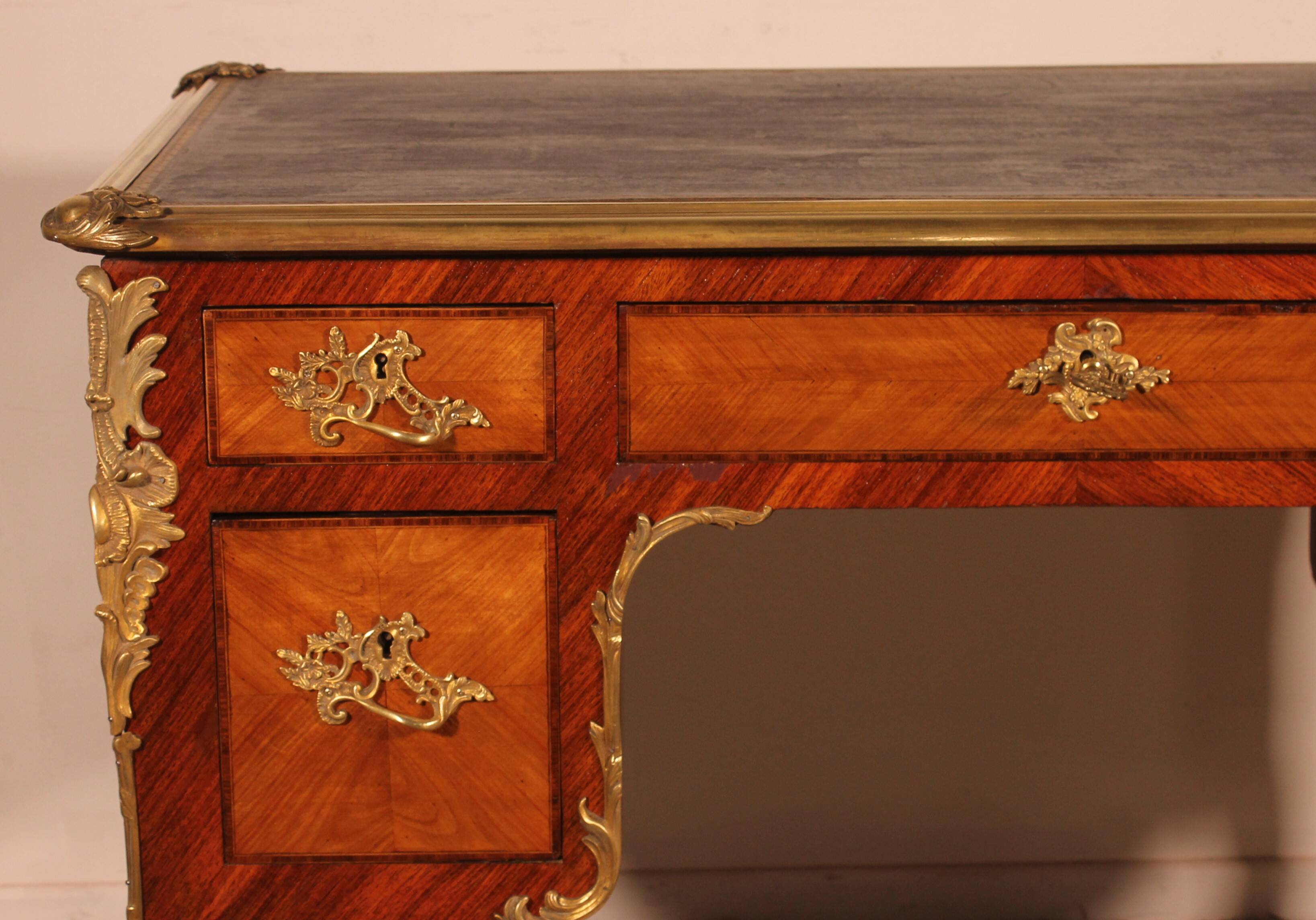 Small Double-Sided Writing Desk in Rosewood in Louis XV style from the 19th century.