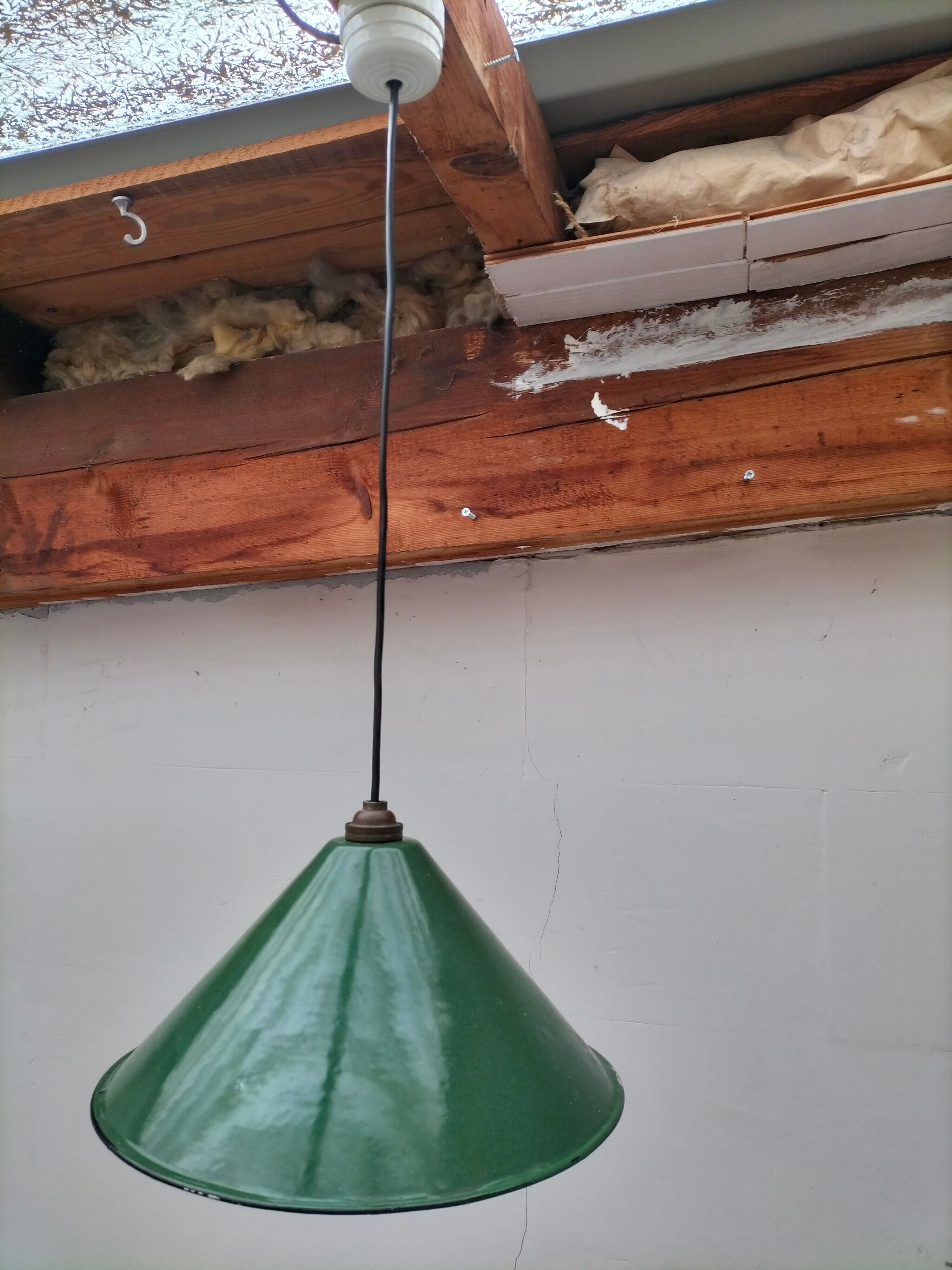 Industrial enamelled lamp