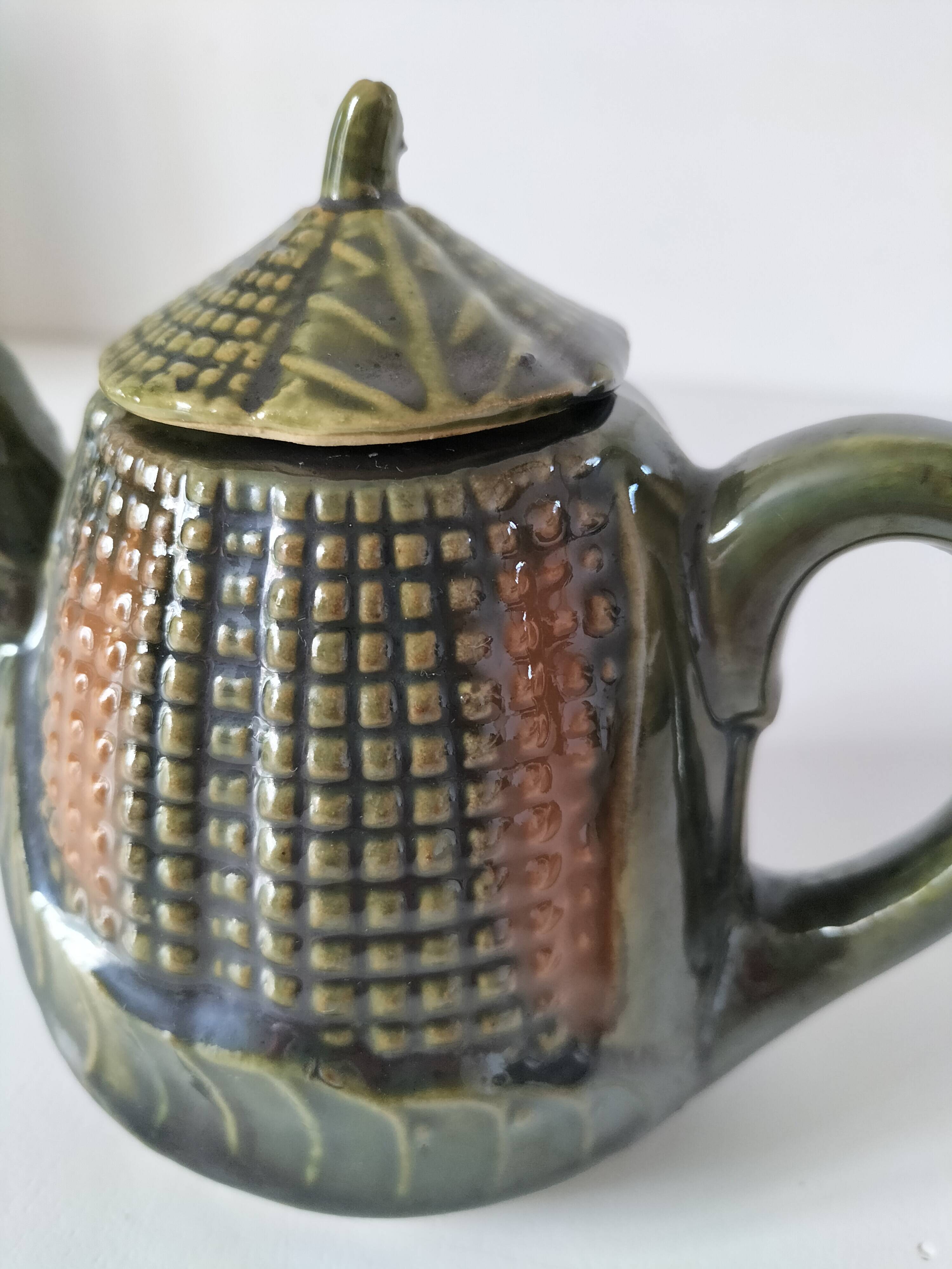 Petite théière barbotine épi de maïs vintage