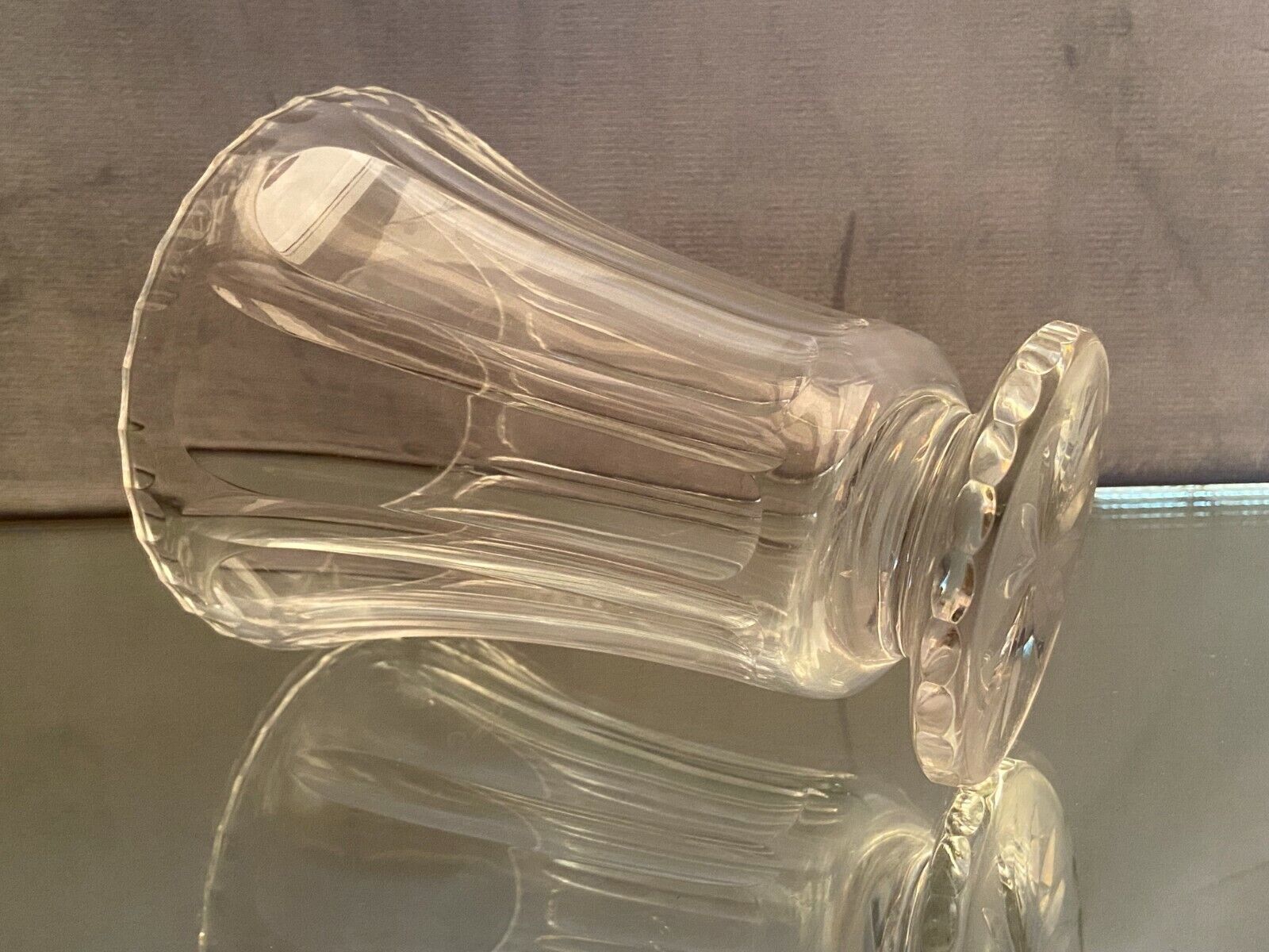 Vase on pedestal in cut crystal mid-twentieth century