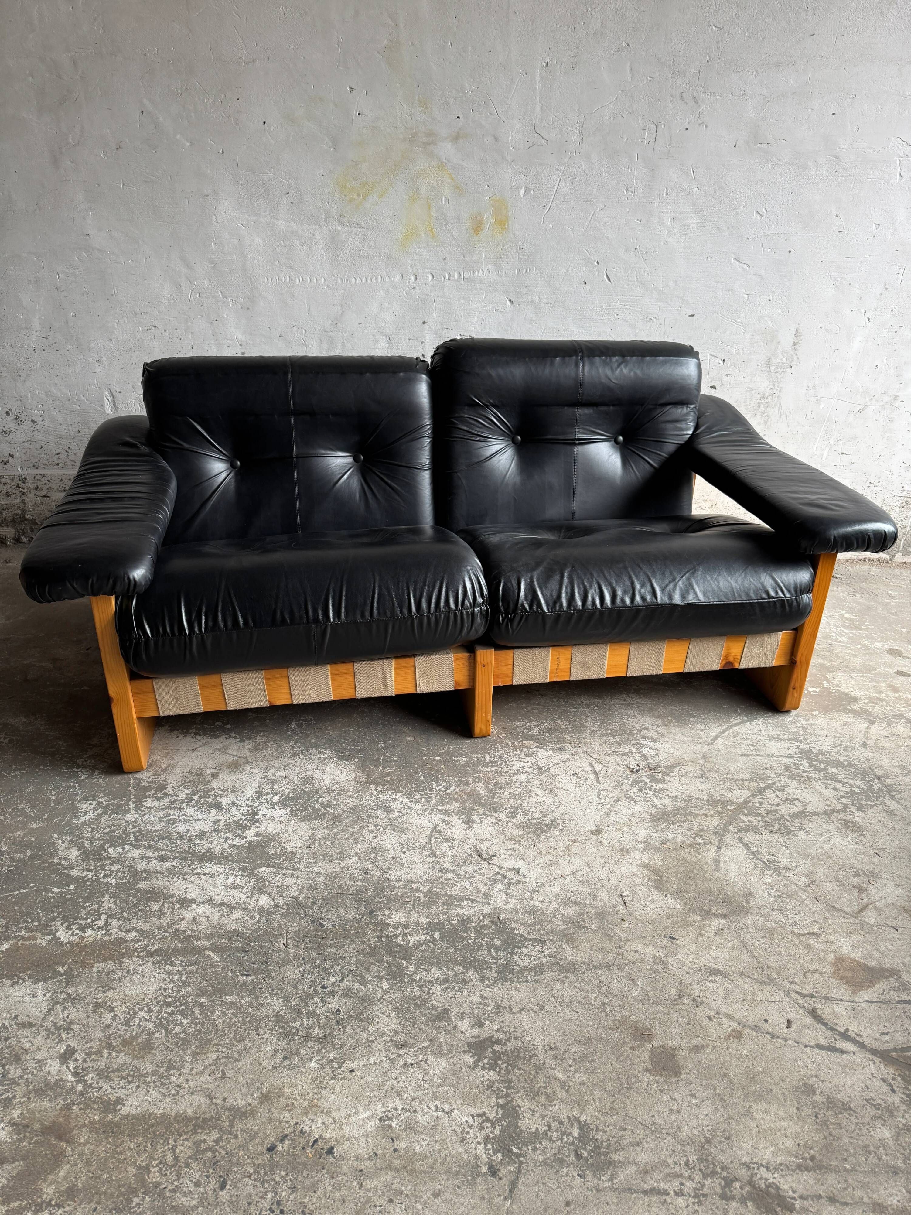 Vintage Italian sofa Poltrona Munari – 1970s design