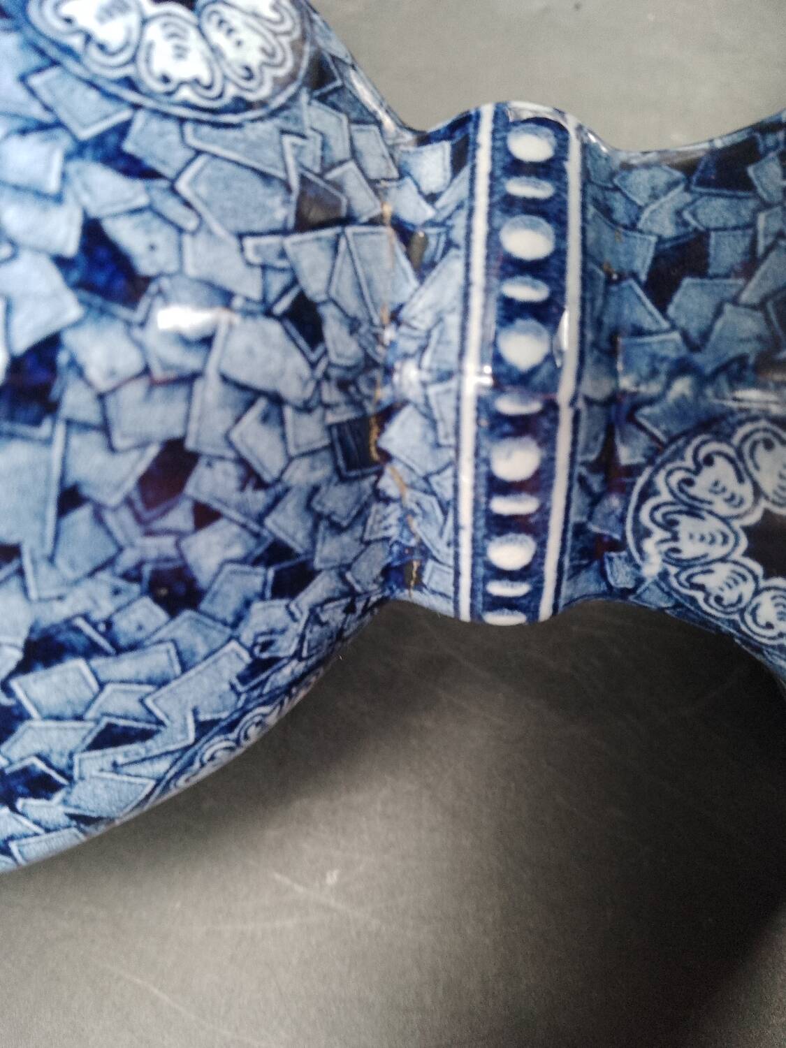 Antique 19th century Delft pair of hexagonal vases - Petrus Regout Maestricht