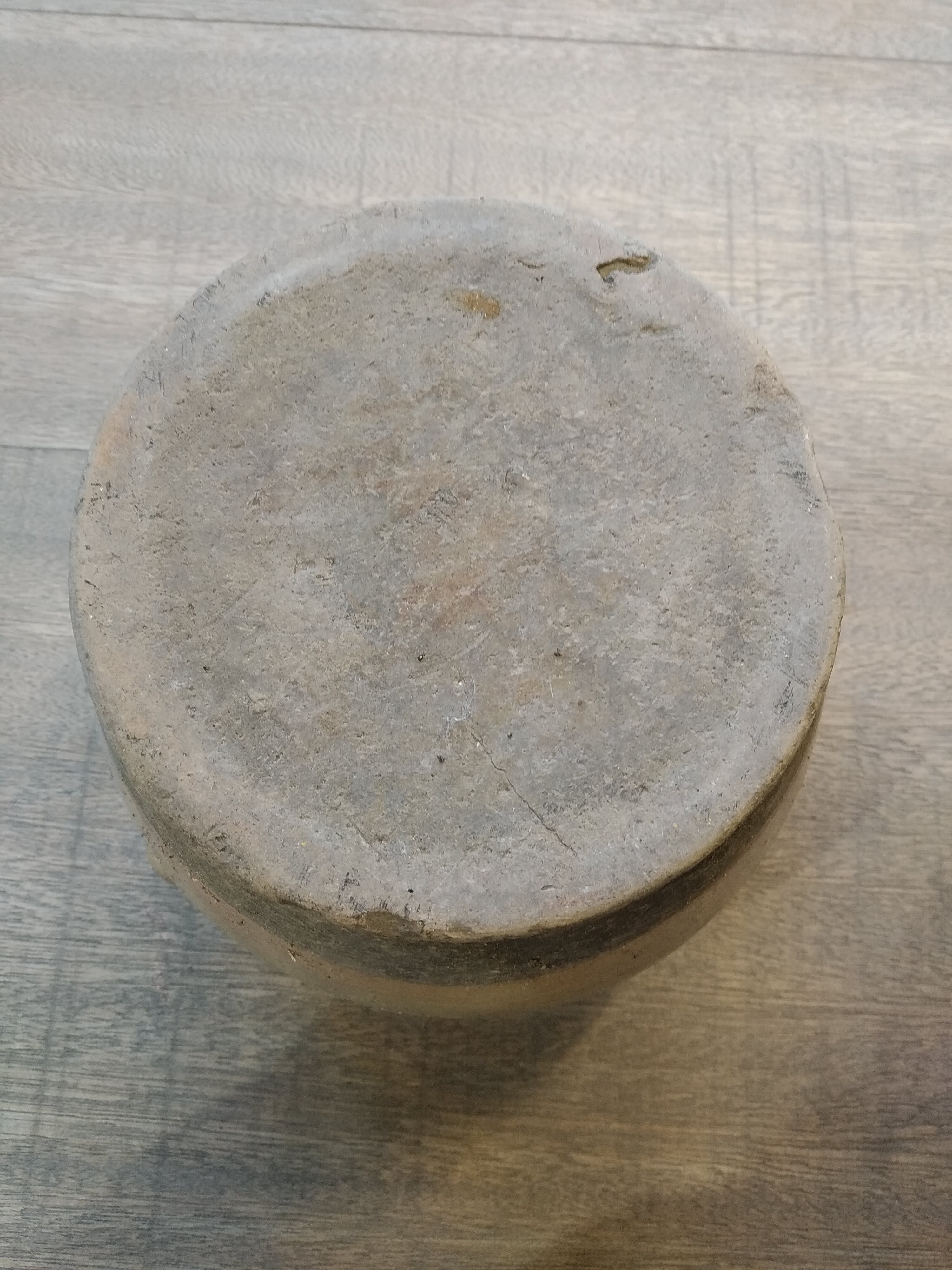 Beige grease pot