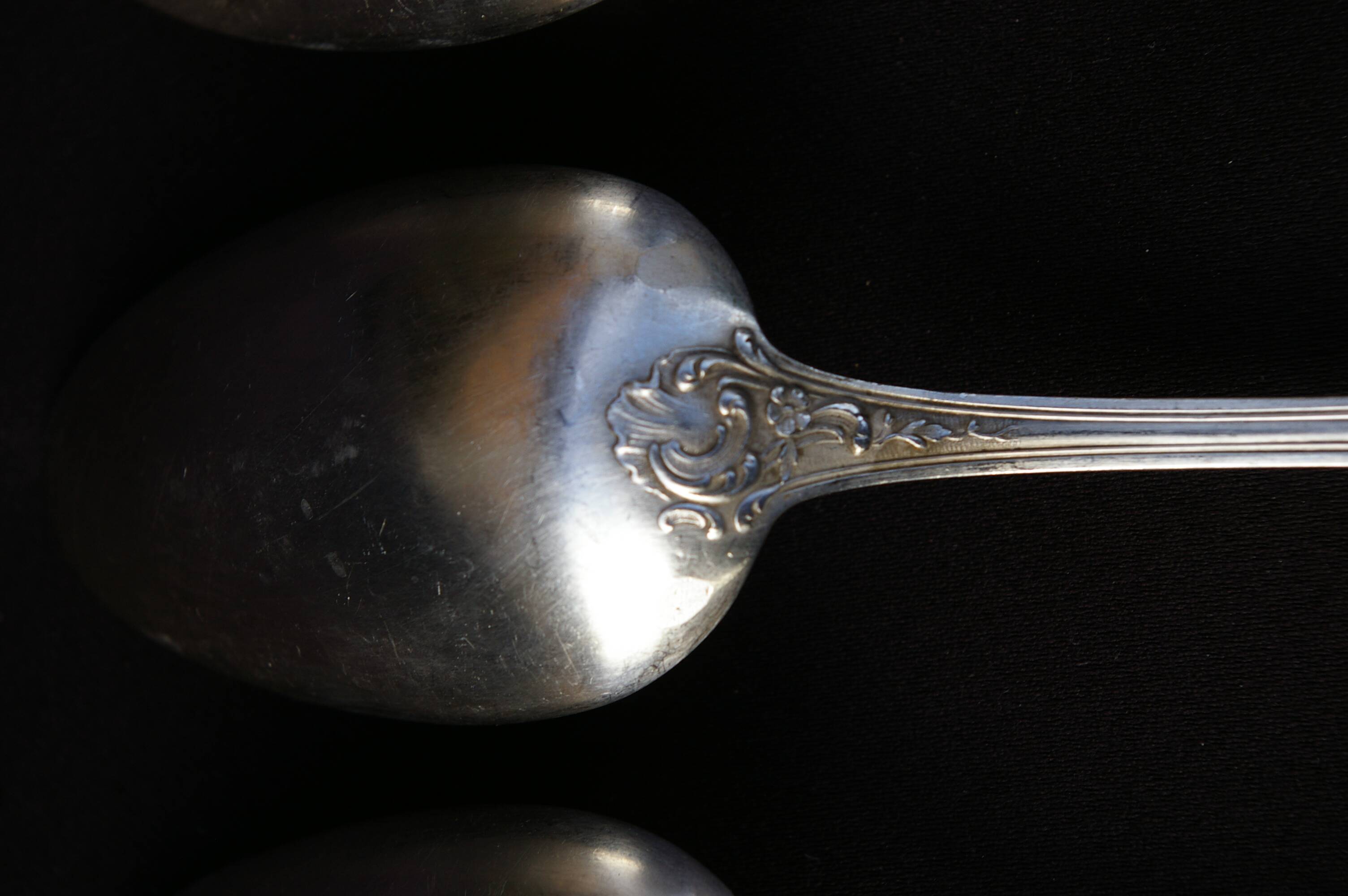 Housewife 6 people style Rocaille in silver metal