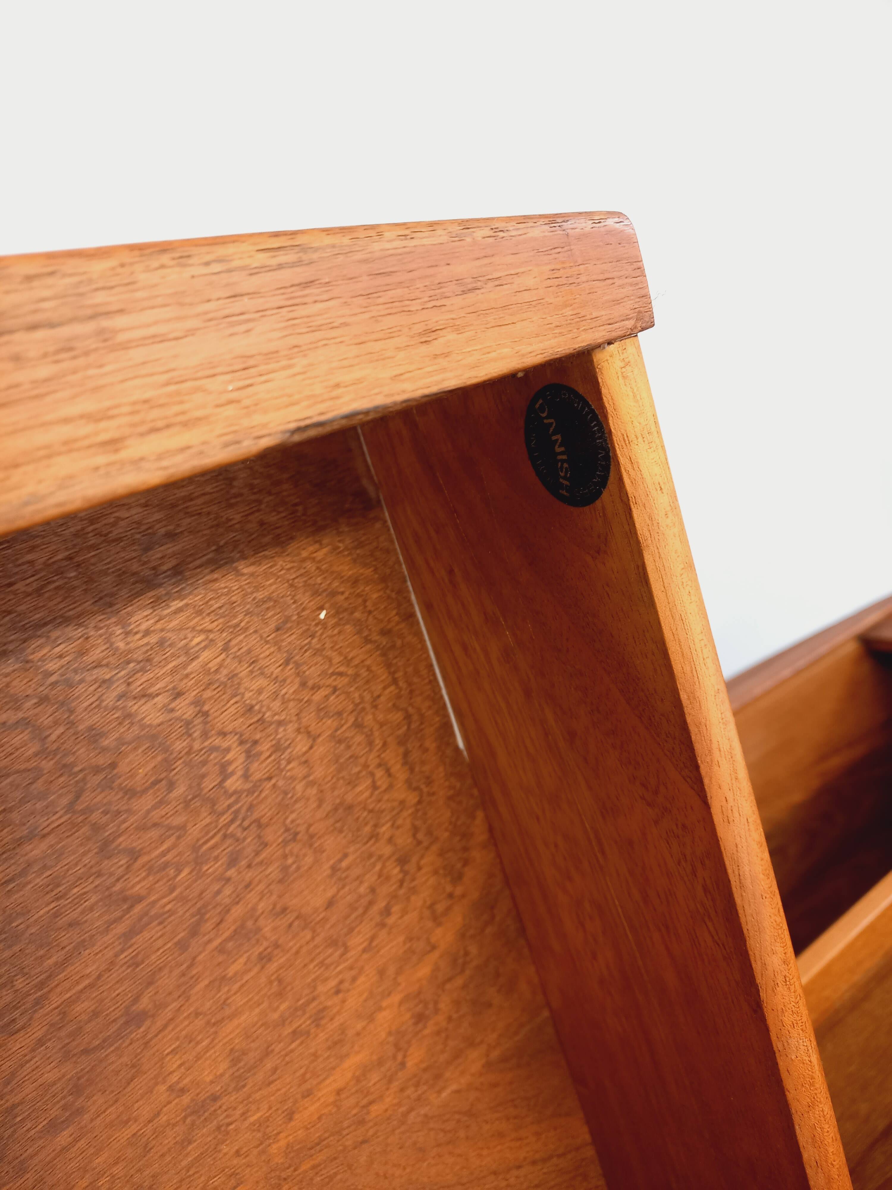 Enfilade mi-haute scandinave vintage Ib Kofod-Larsen pour Faarup en teck