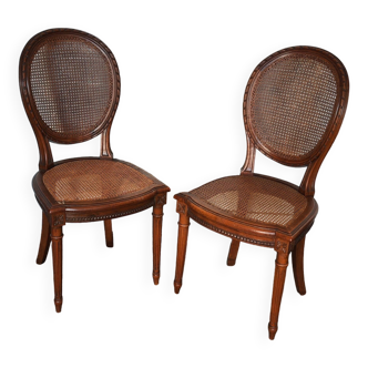 Paire de chaises médaillon Louis XVI cannées