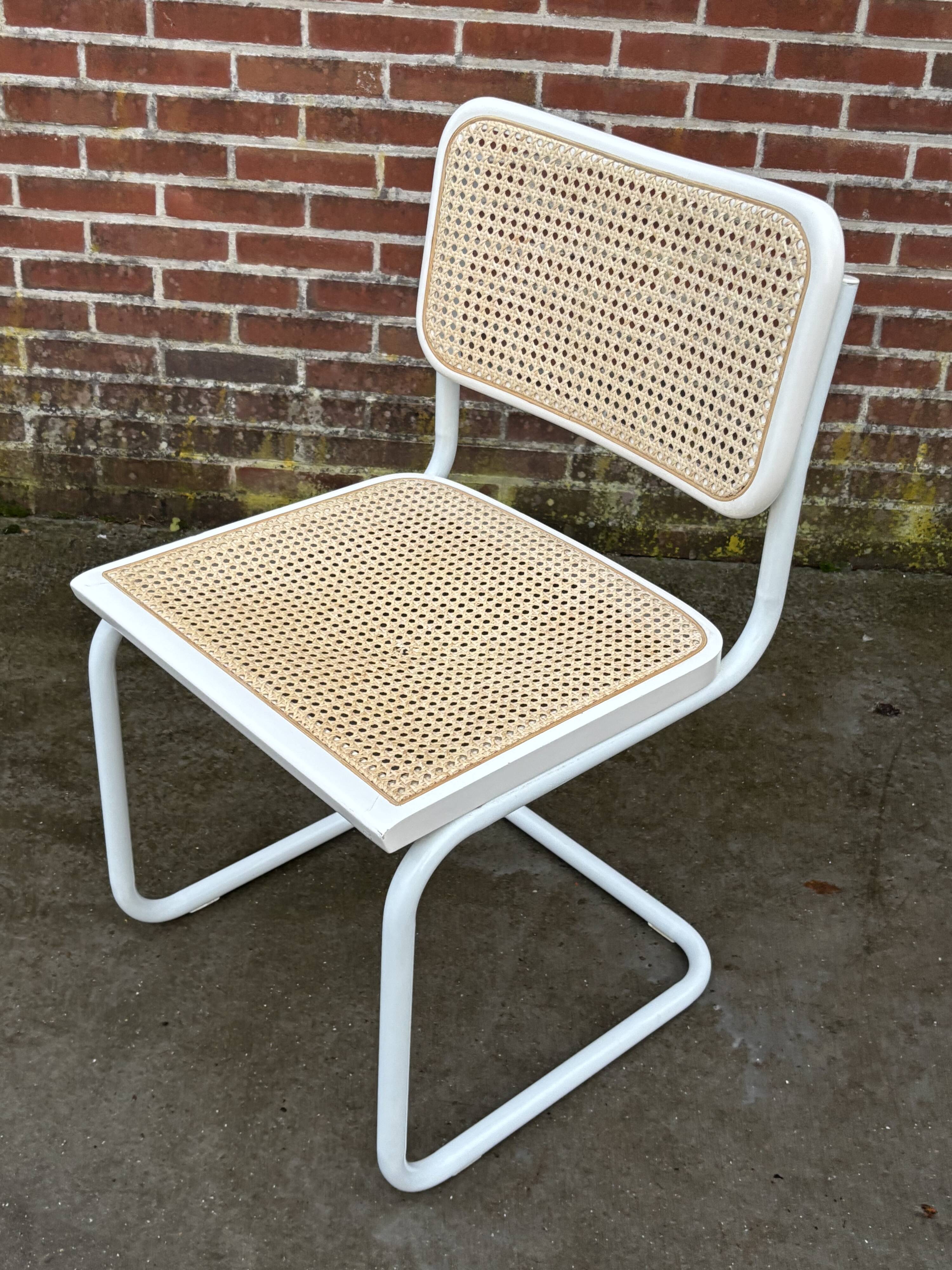 Cesca design chair b32 model in white