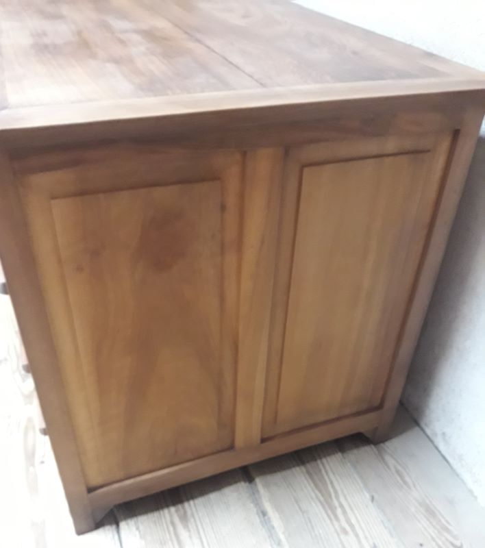 Minister's desk in walnut with drawers