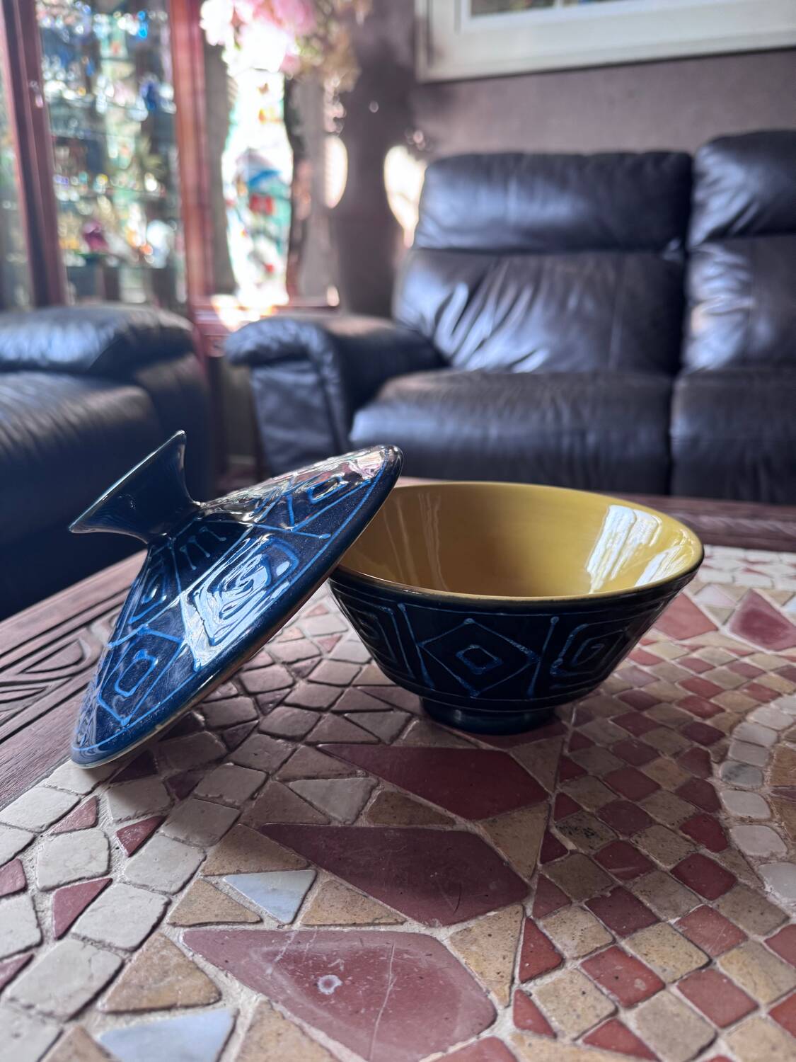 Candy dish - pot with lid