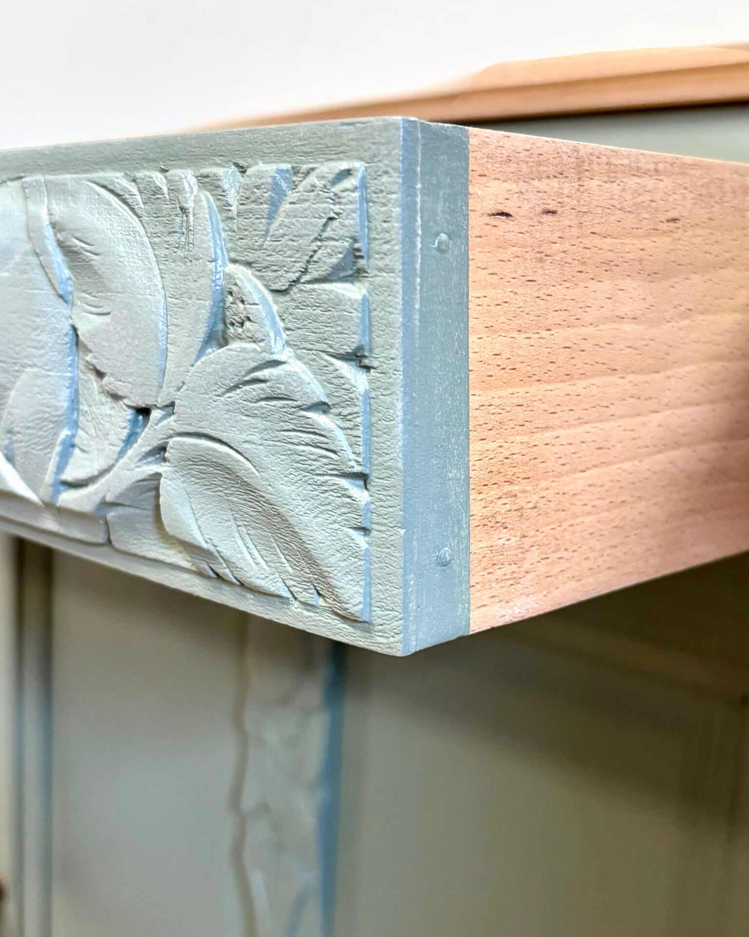 Confiturier Art déco rénové – vert sauge et bois