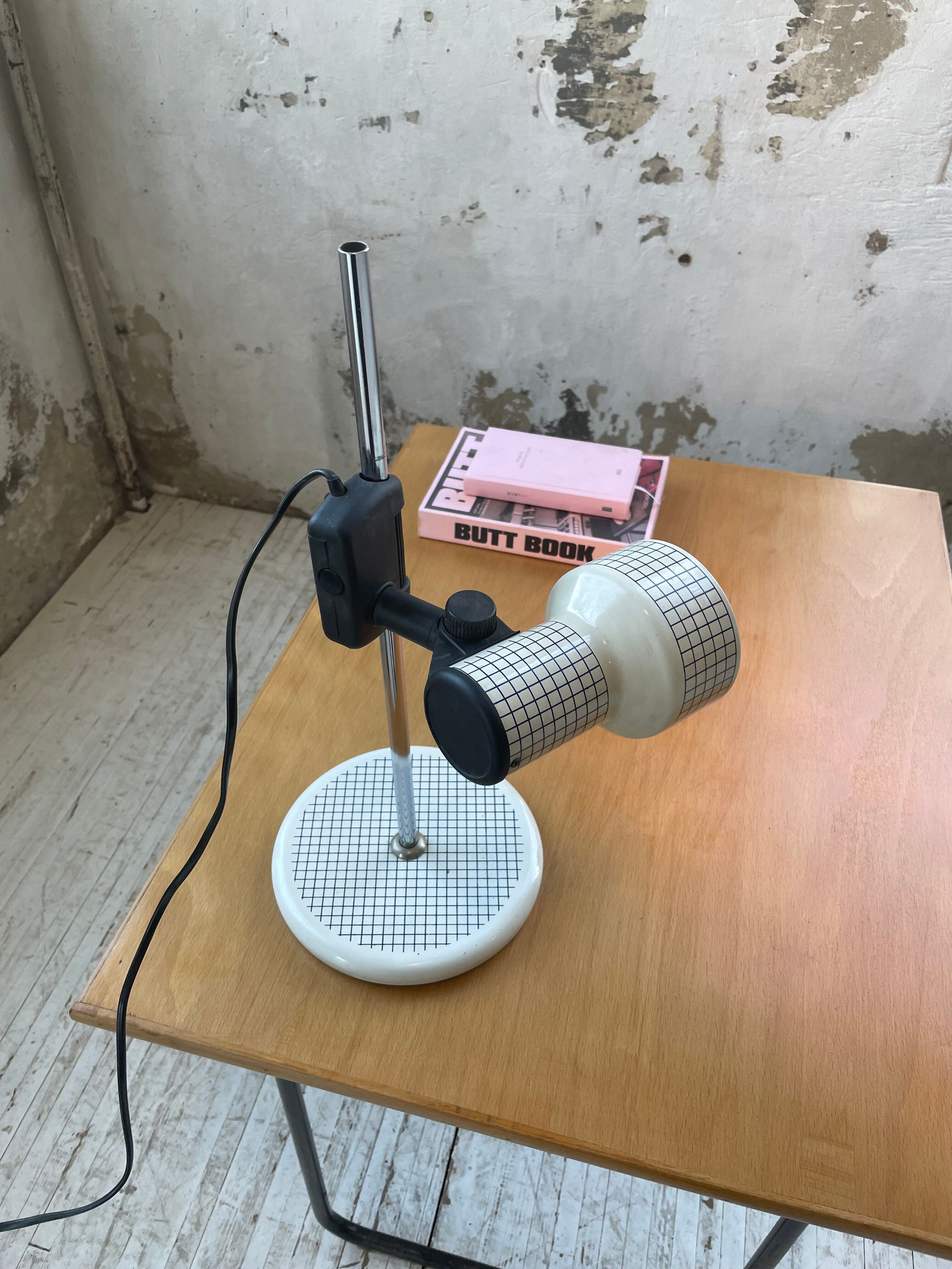 Articulated desk lamp 80s