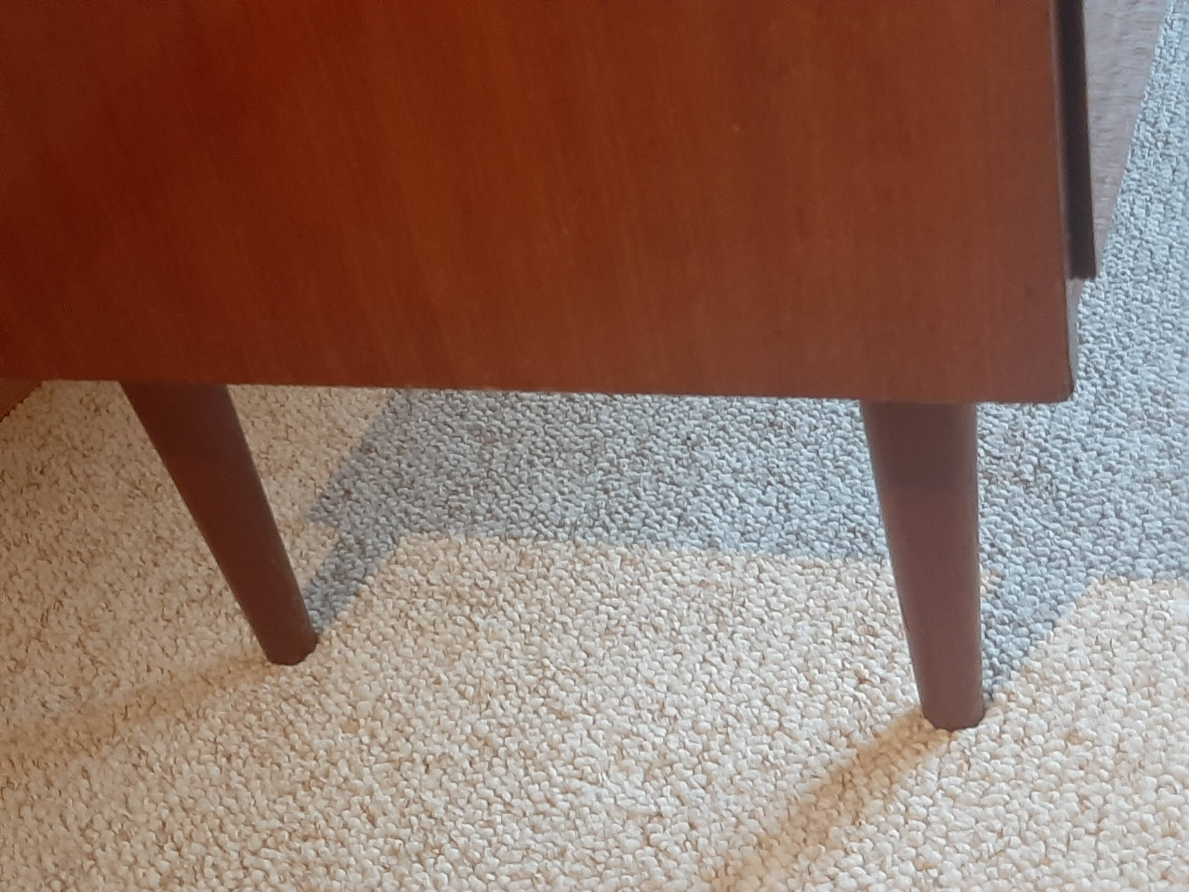 Commode en bois vernis, années 80