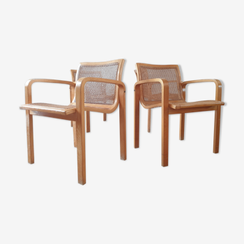 Ensemble de 4 chaises à manger en bois cintrés et en canette