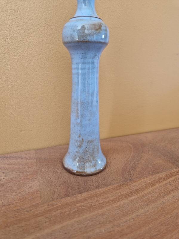 Jean François Descombes (Born in 1940) in Vallauris - Single-flower vase in blue enameled ceramic with reflections