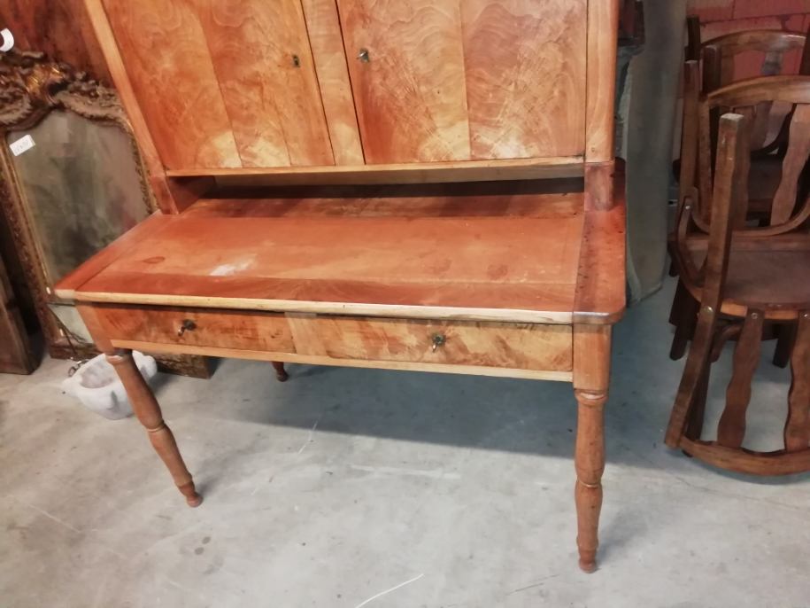 Louis Philippe senior office