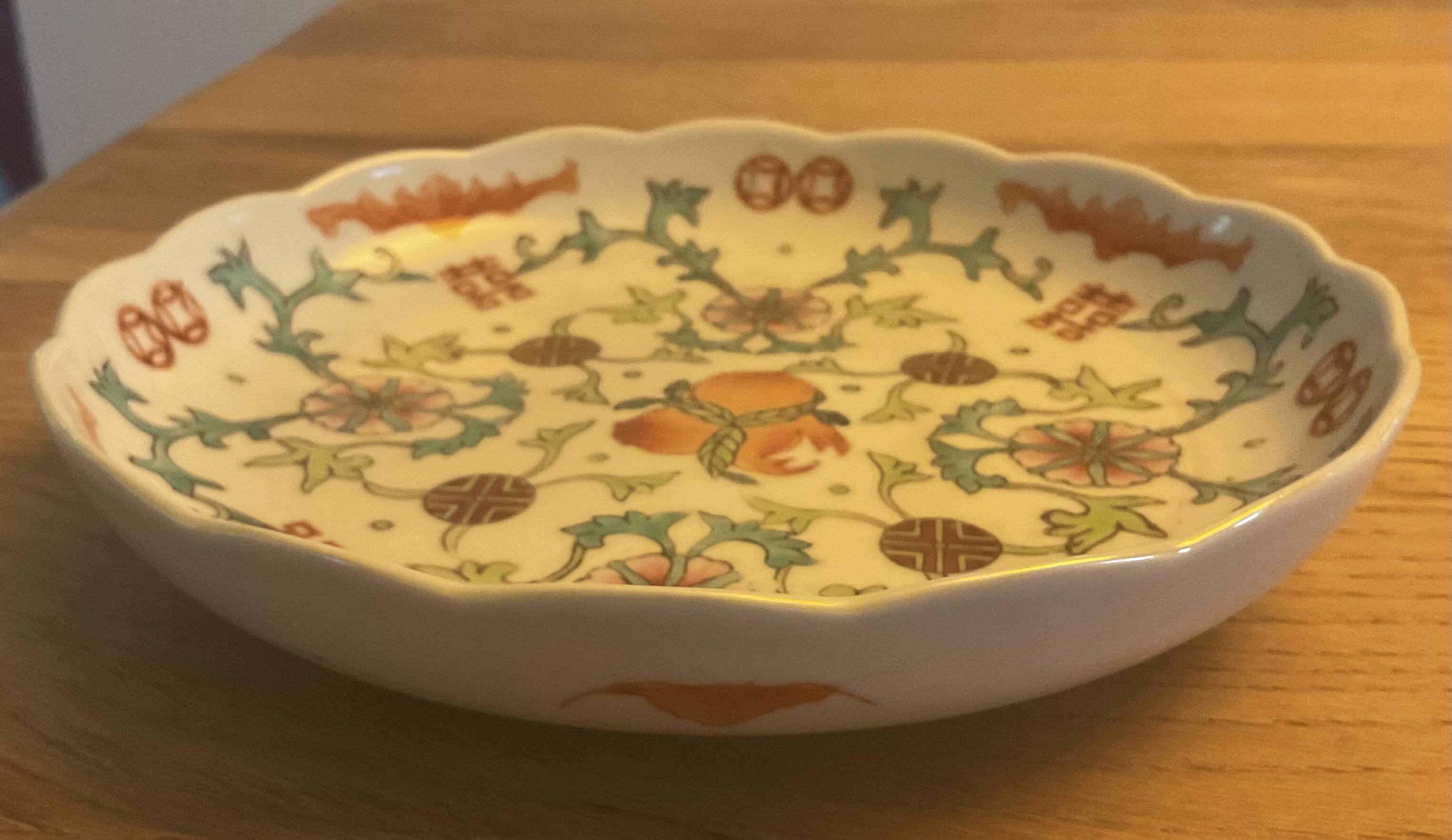 Chinese-style plate, famille rose decoration, 20cm, porcelain